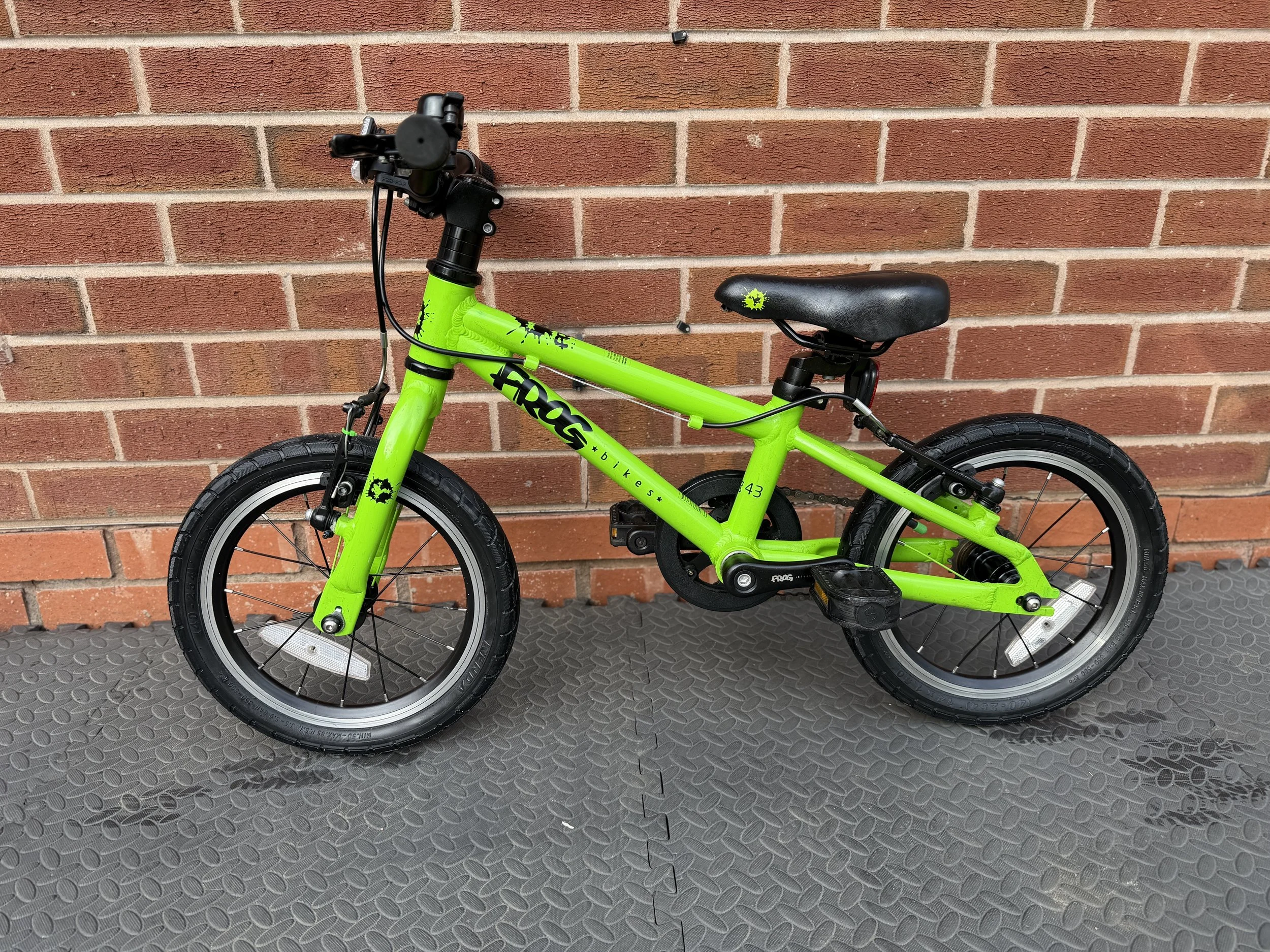 Used green Frog 43 1 .jpg