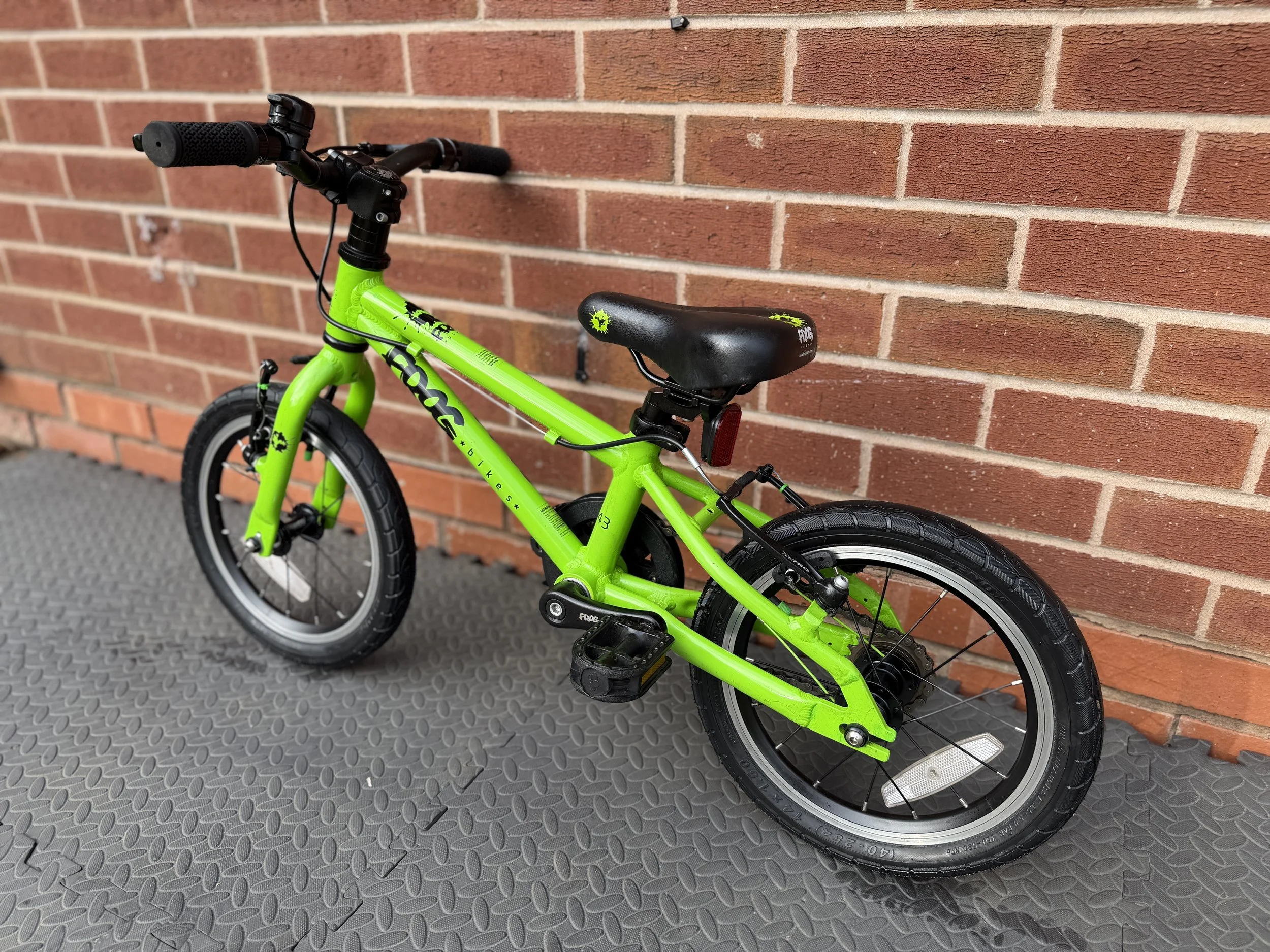 Used green Frog 43 3.jpg