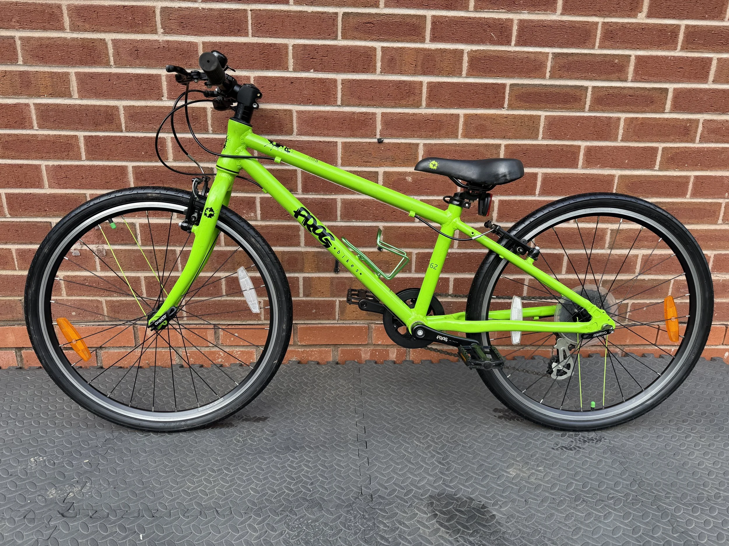 Pre loved green Frog 62 1 .jpg