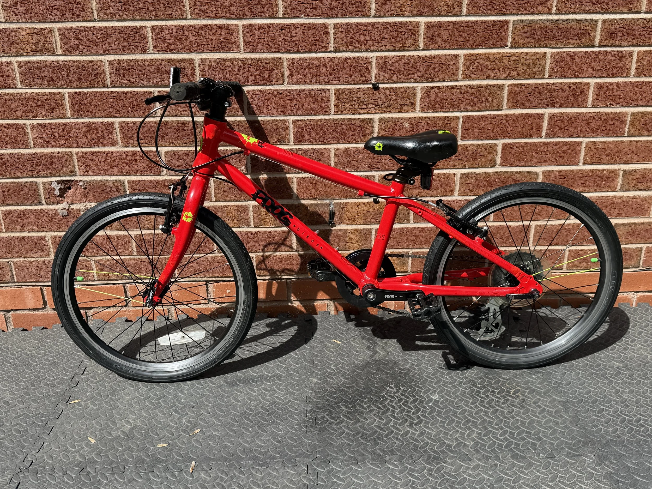 Pre-Loved Frog 55 Hybrid Bike – 20” (Red)