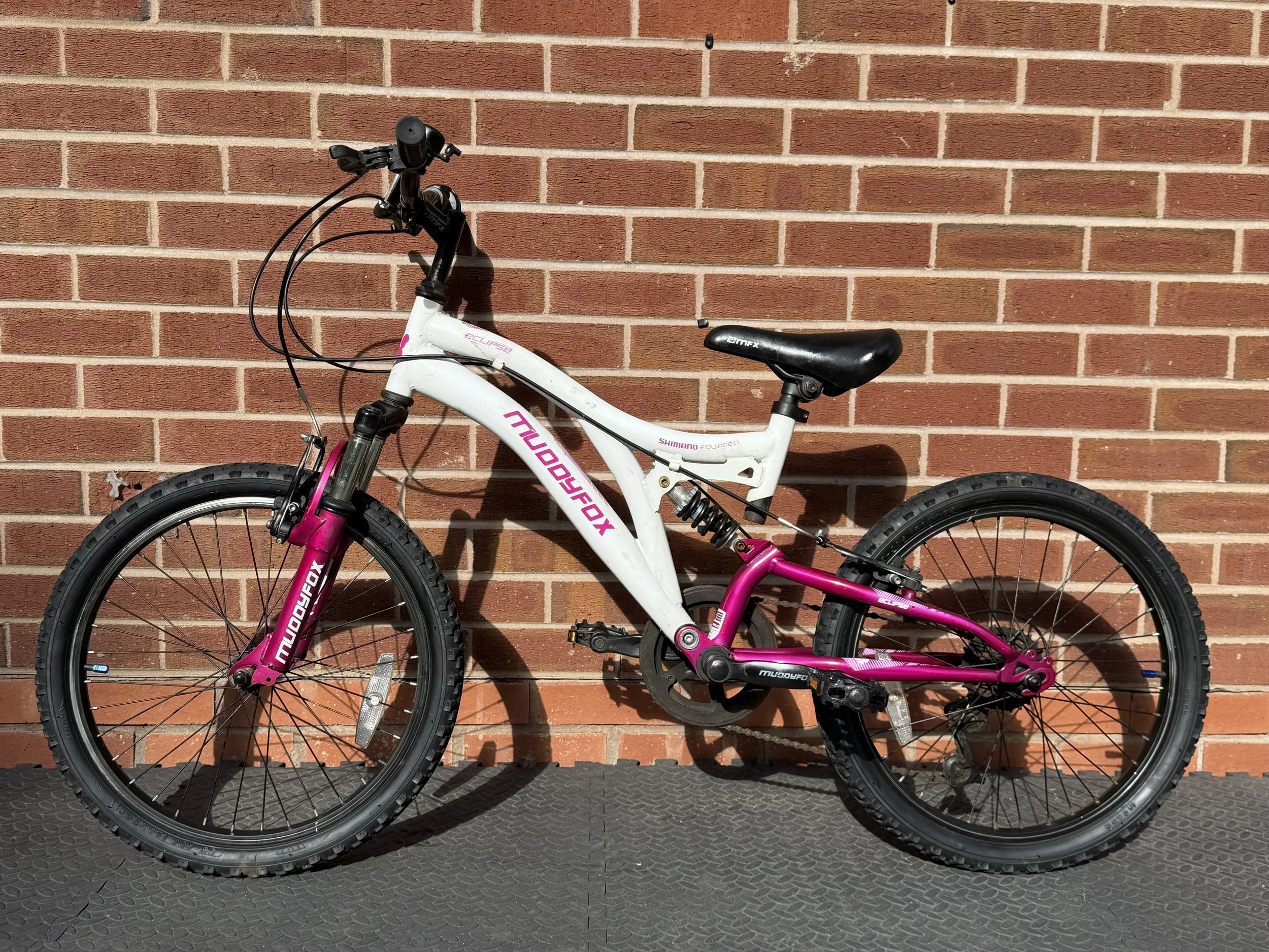 Pre-Loved Muddyfox Full Suspension Youth Mountain Bike – 20”