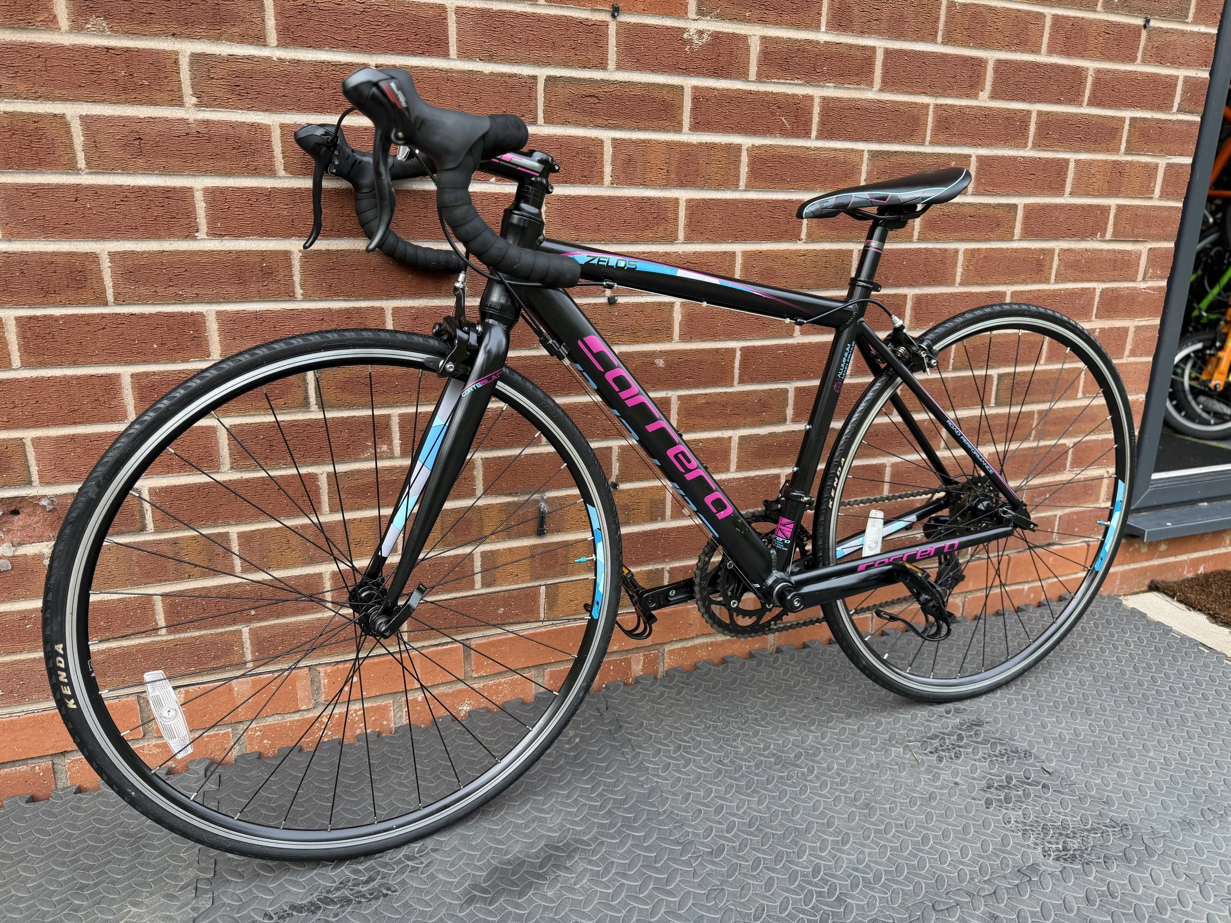 Refurbished Carrera Zelous XS road bike 2.jpg