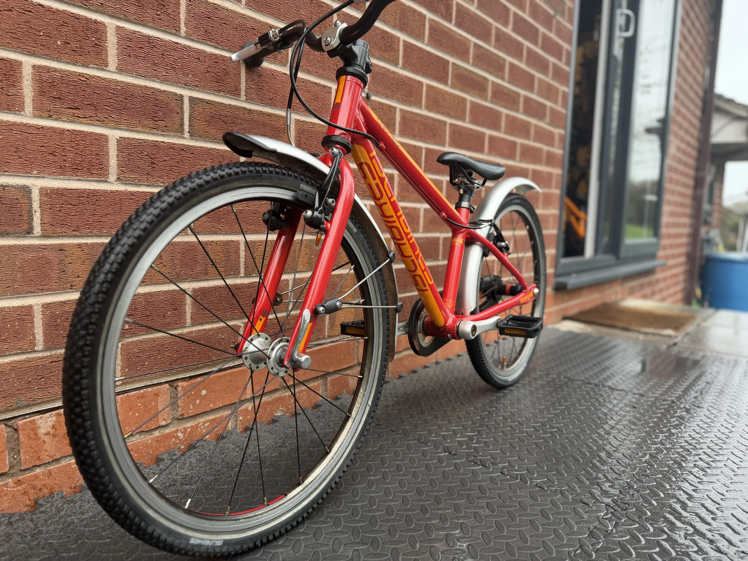 Refurbished Isla Cnoc 20 red 5.jpg