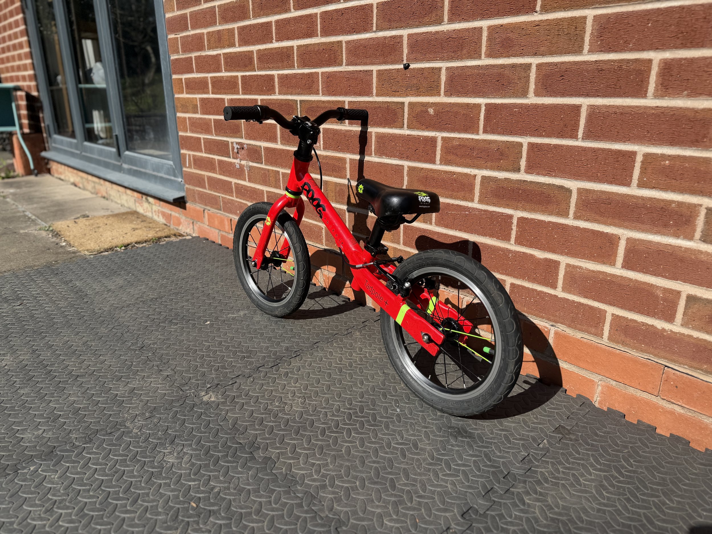 Frog Tadpole Plus balance bike 3 .jpg