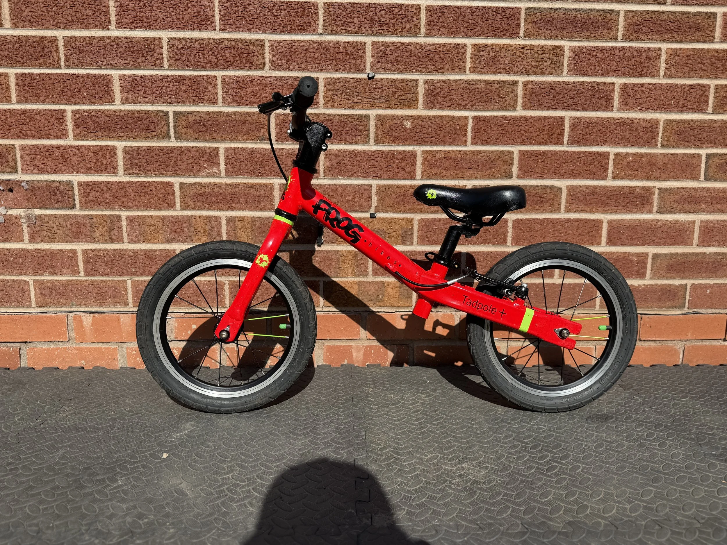 Frog Tadpole plus balance bike 1 .jpg