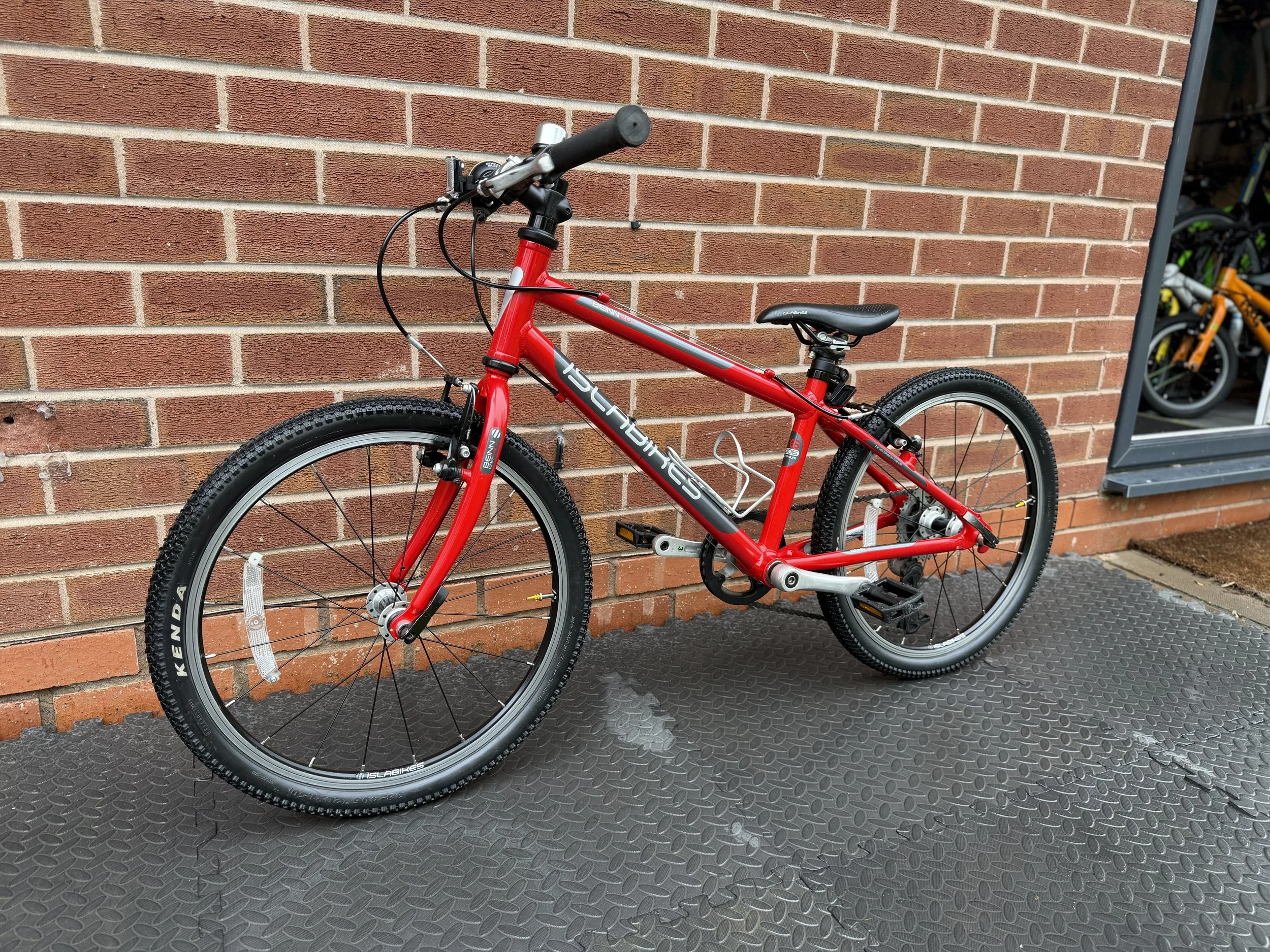 Isla Bike Beinn 20L Red 2 .jpg