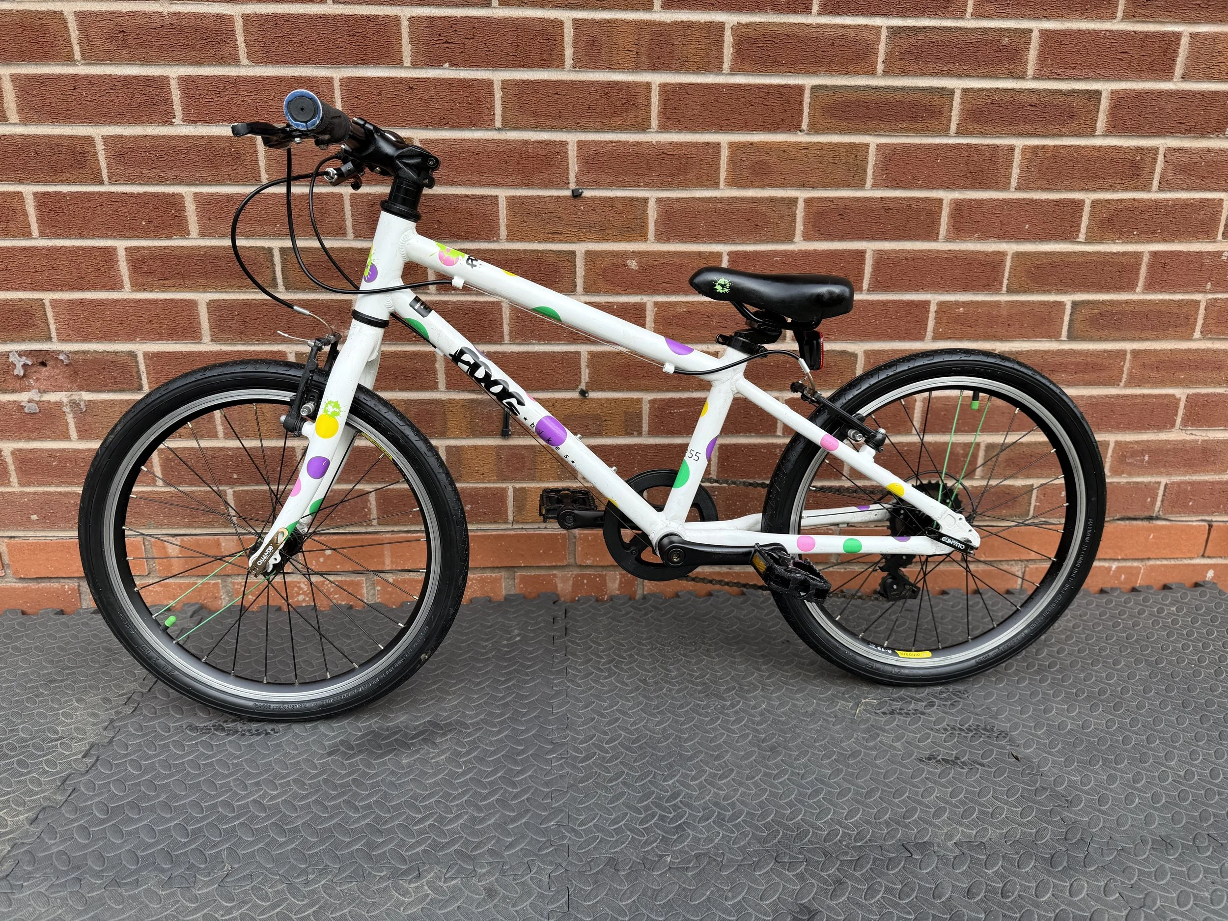 Pre-Loved Frog 55 Hybrid Bike – 20” (White/Spotty)