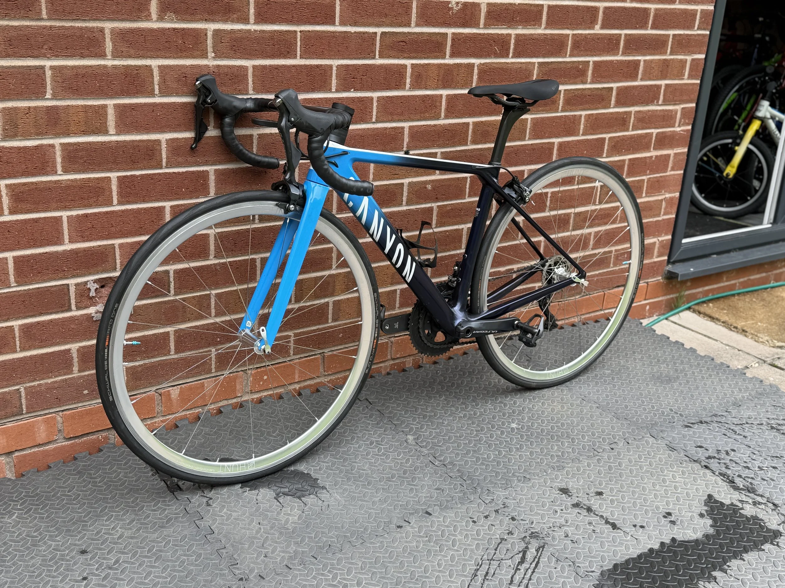Canyon Carbon Road Bike 2.jpg