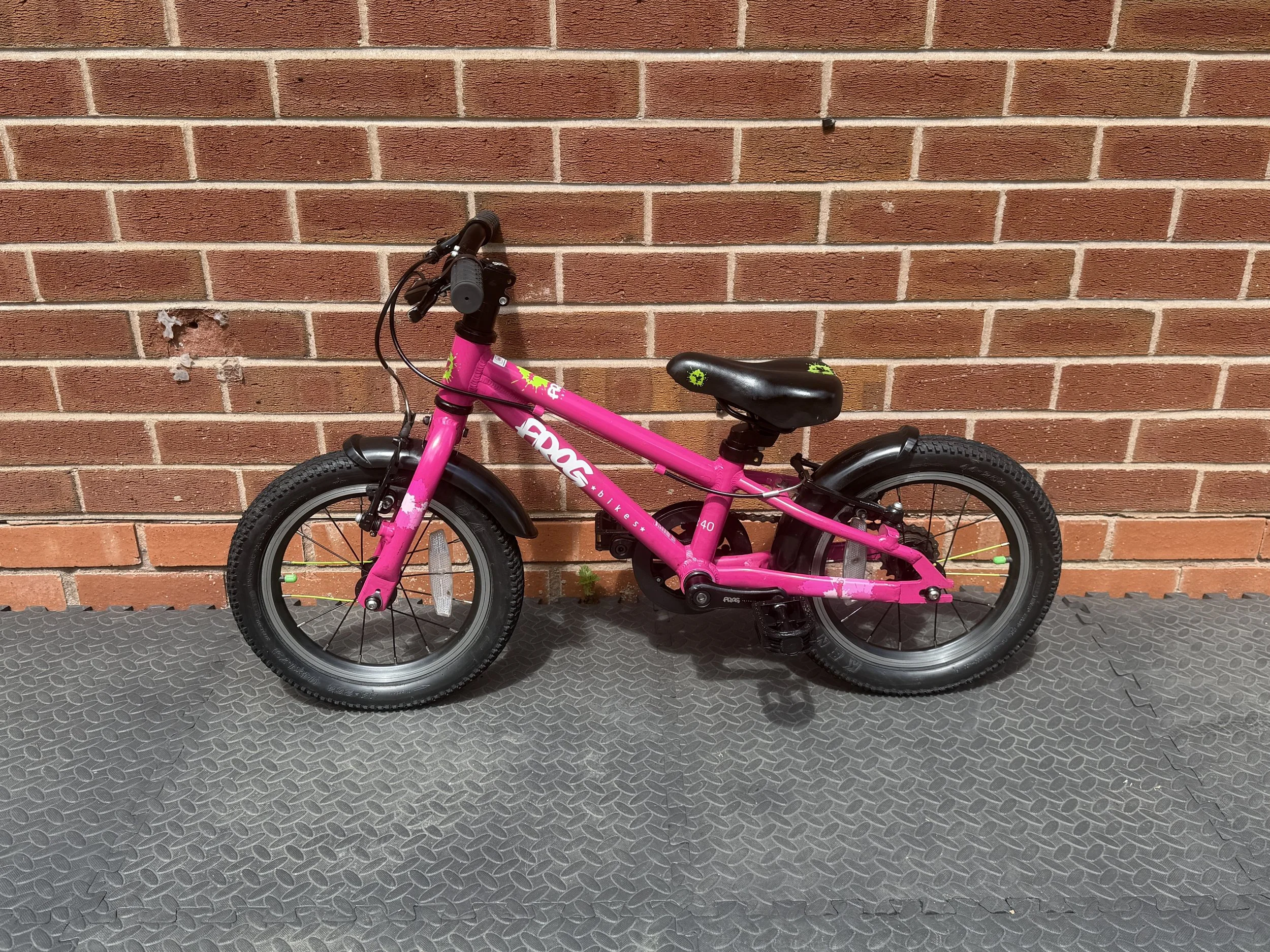Pre-Loved Frog 40 First Pedal Bike – 14" (Pink)