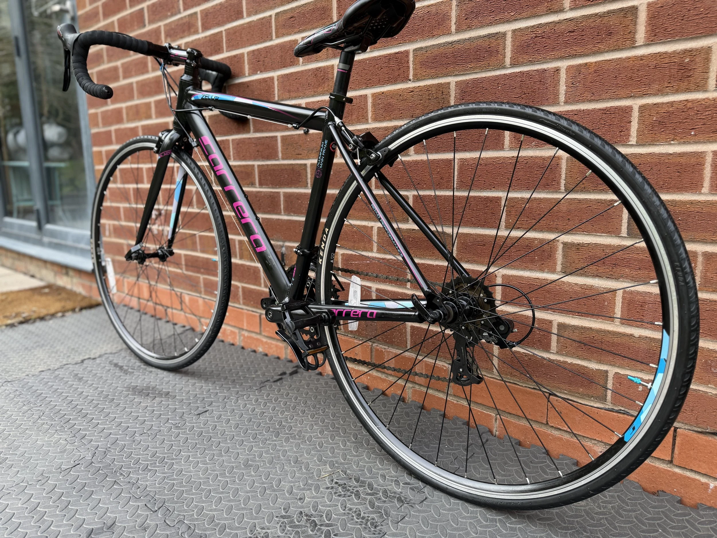 Refurbished Carrera Zelos XS road bike 4 .jpg