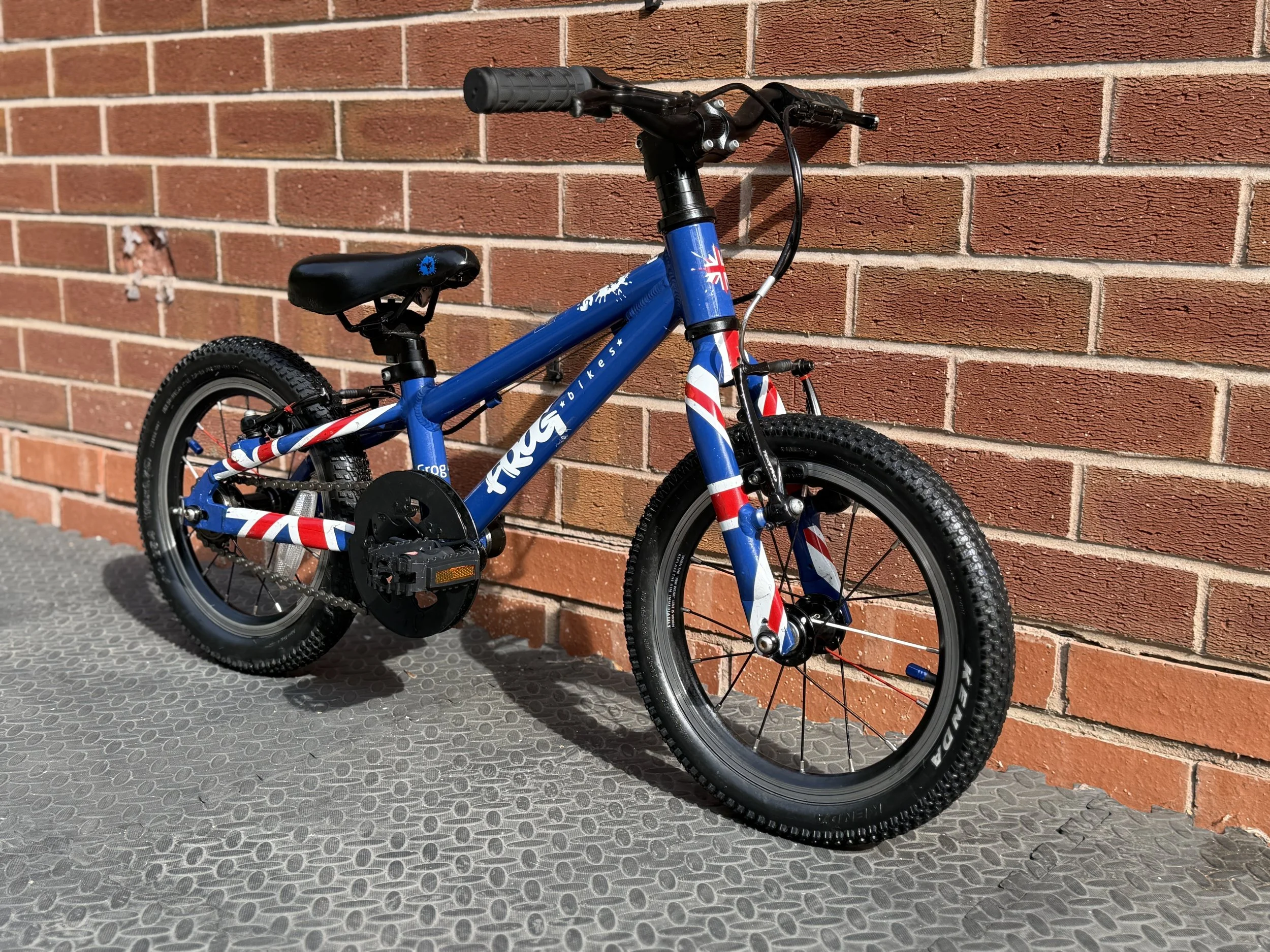 Blue Frog 40 first pedal bike 11.jpg