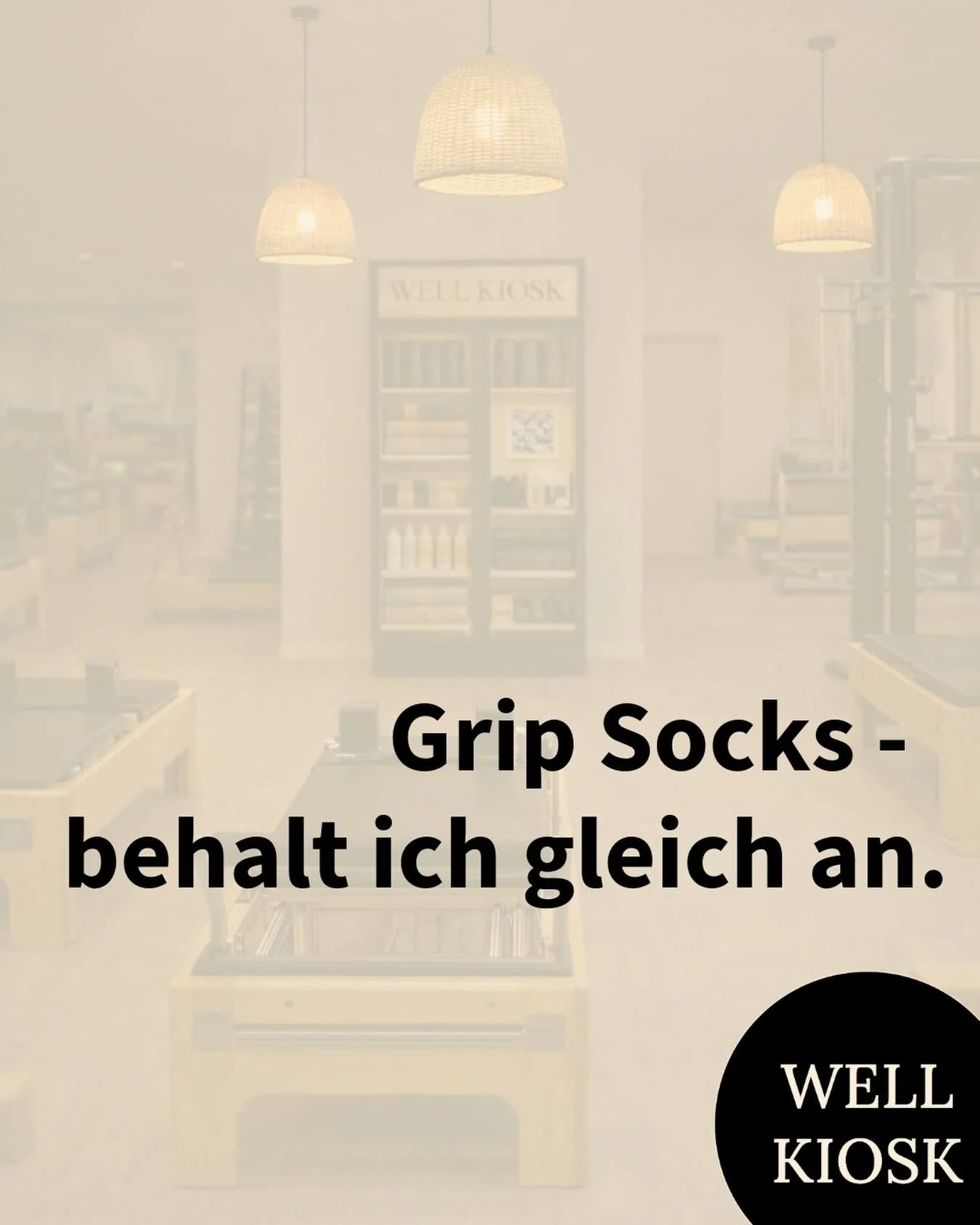 Pilates Session ohne Grip Socks - schwierig 😯 deinen Mitgliedern mehr Service zu bieten - easy 😊 mit einem WELL KIOSK sind deine Mitglieder bestens versorgt und du generierst zus&auml;tzlichen Umsatz ganz ohne Personalbindung. Win-Win 🤝
