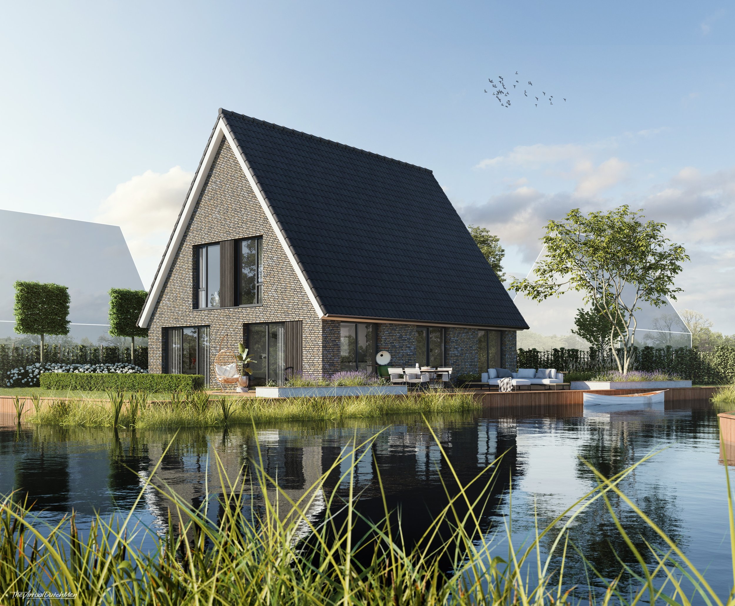 Moderne huis met een rieten dak aan een waterkant, omringd door gras en bomen, met een zithoek en een kleine boot aan de steiger.