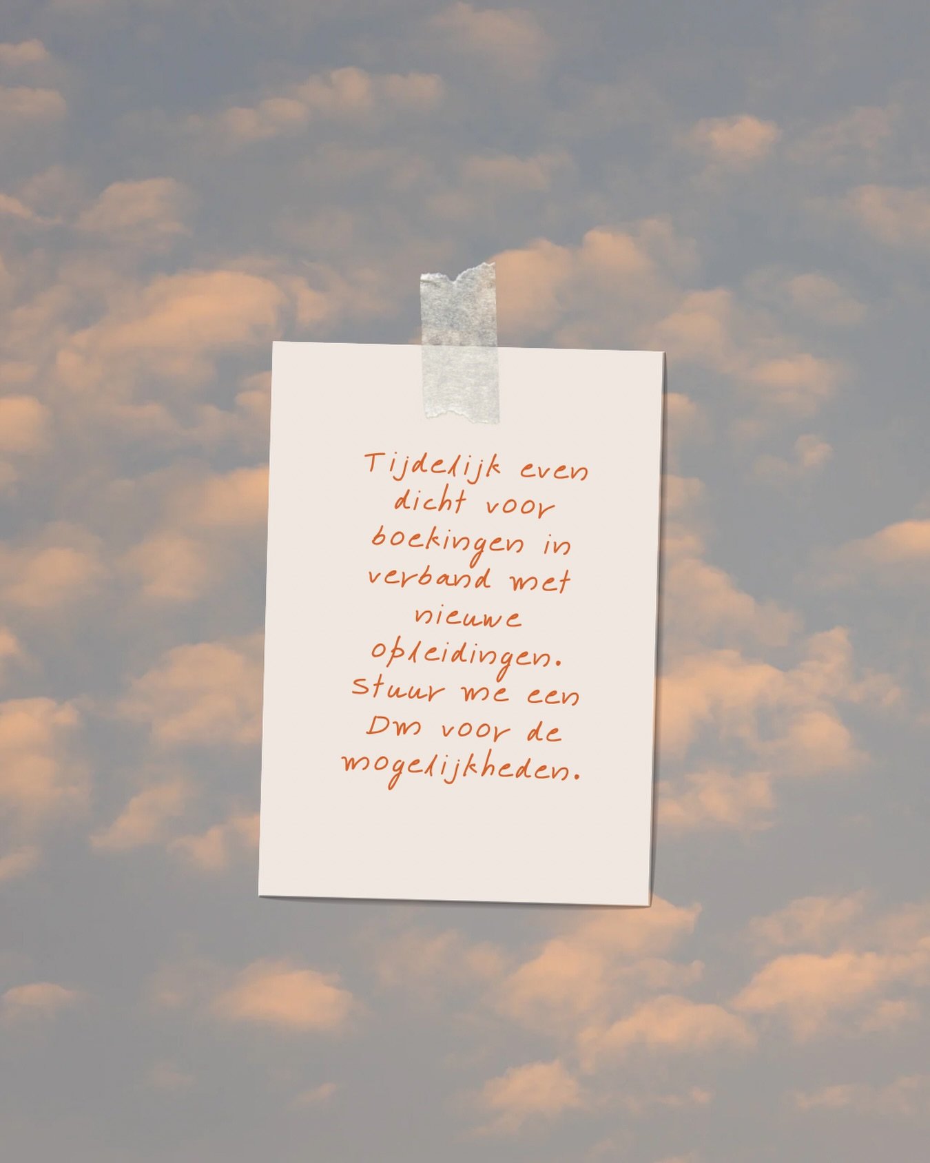 Omdat ik me graag even volledig wil kunnen richten op de hulp en kennis die ik nodig vind, naast dat het leven als moeder en mijn werk als stewardess natuurlijk gewoon door gaan, heb ik er even tijdelijk voor gekozen geen nieuwe trajecten aan te gaan