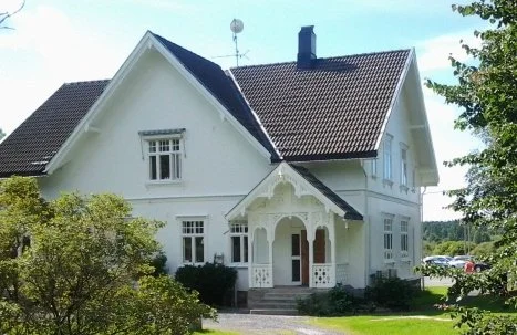 Maling av fasade: Grepperød gård