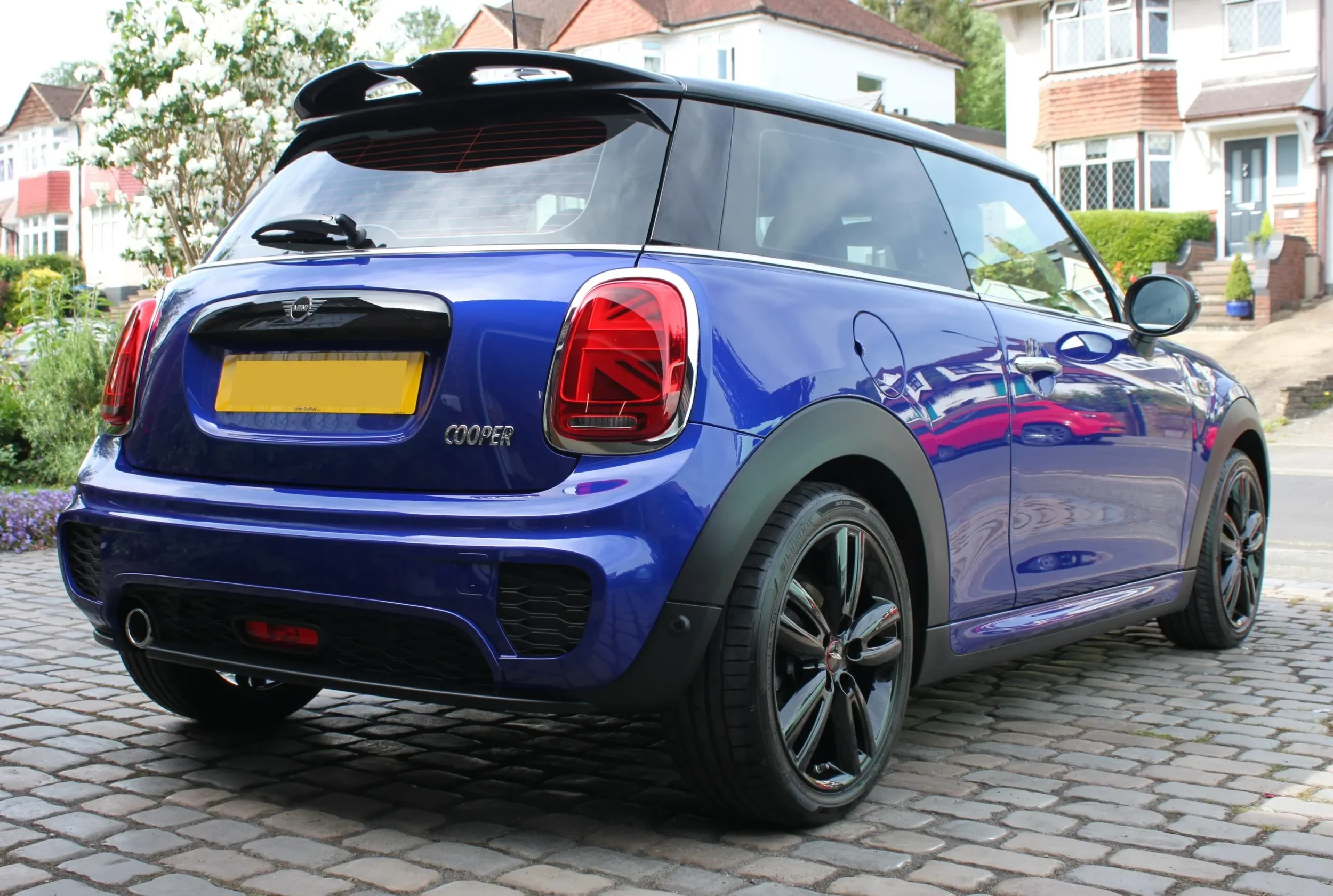 Mini Cooper detailed