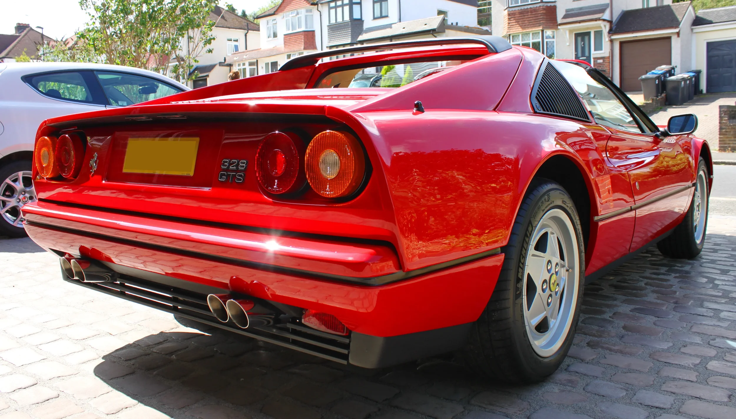 Ferrari 328 detailed