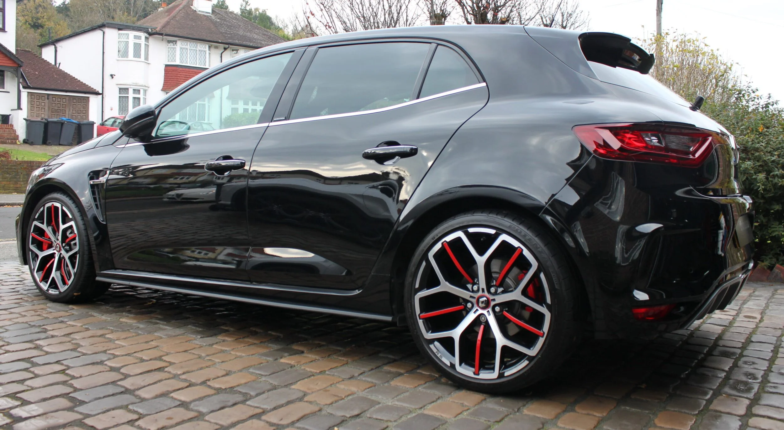 Renault Megane 280 detailed 