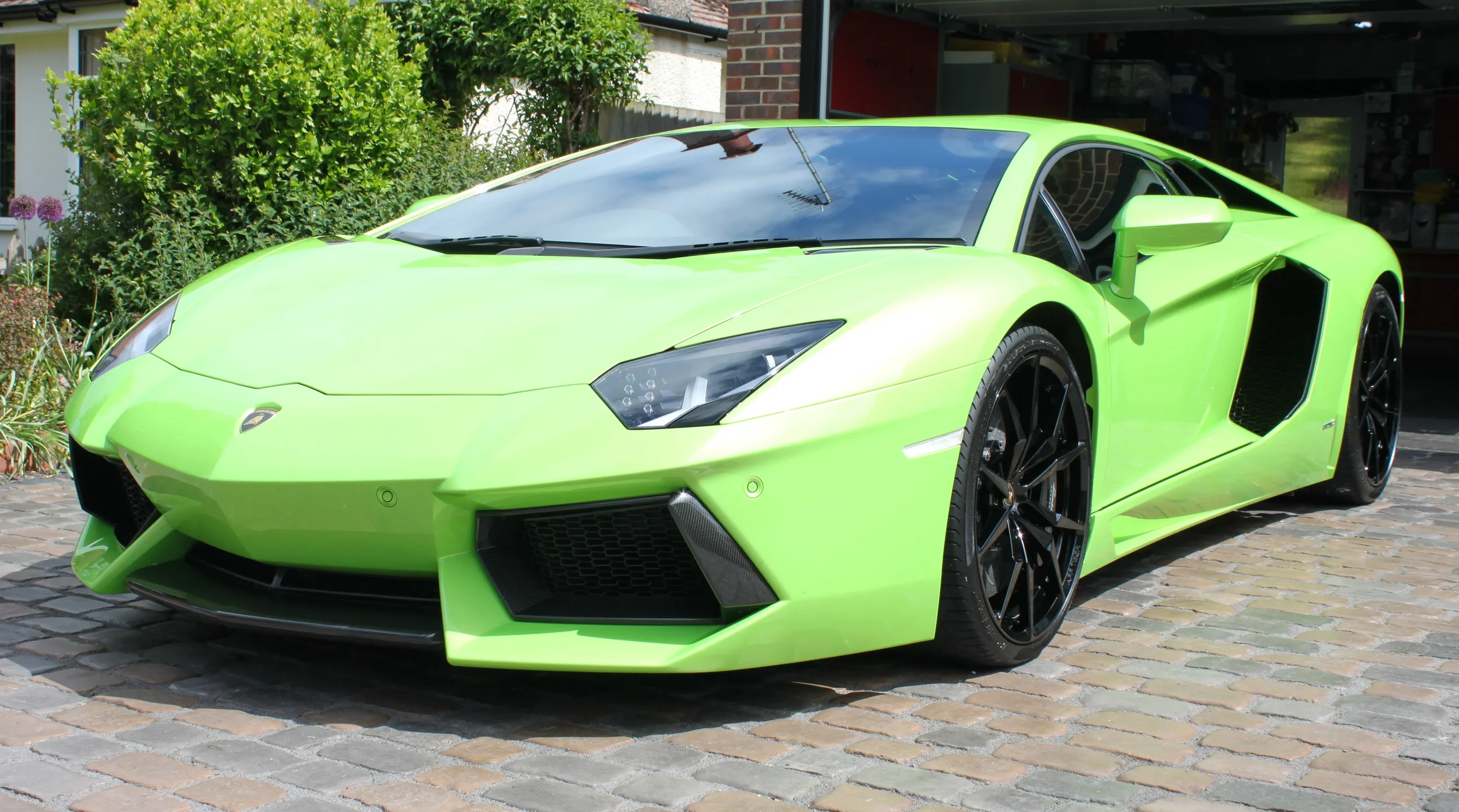 Lamborghini Aventador detailed