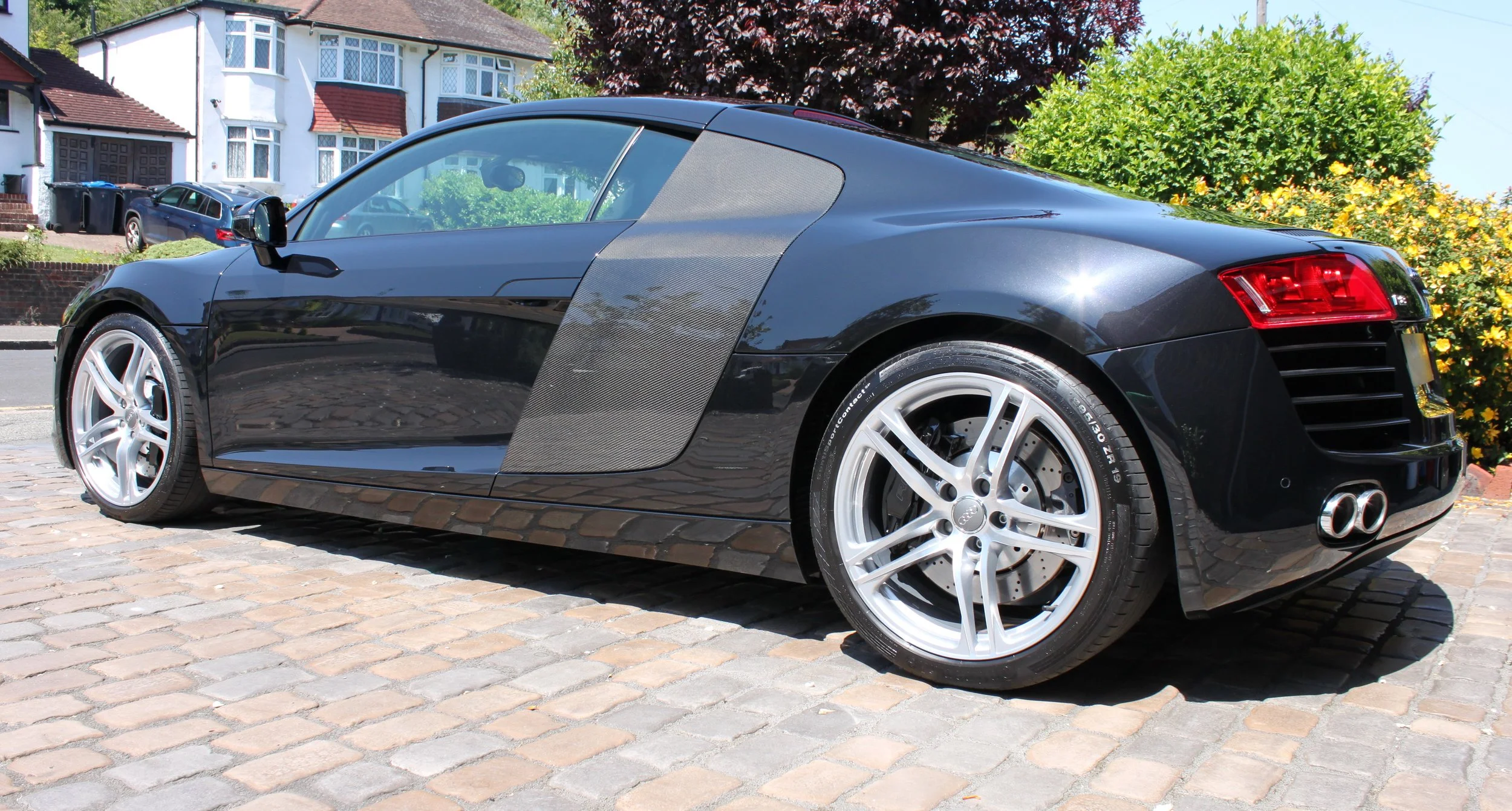 Audi R8 detailed
