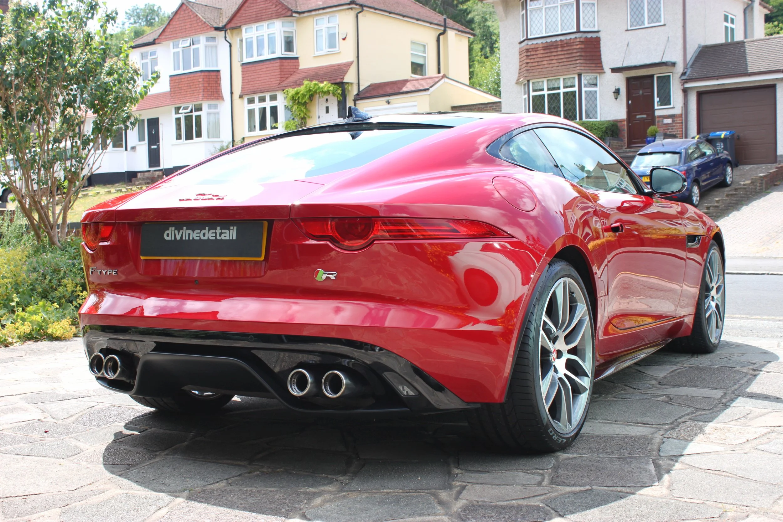 Jaguar F Type detailed