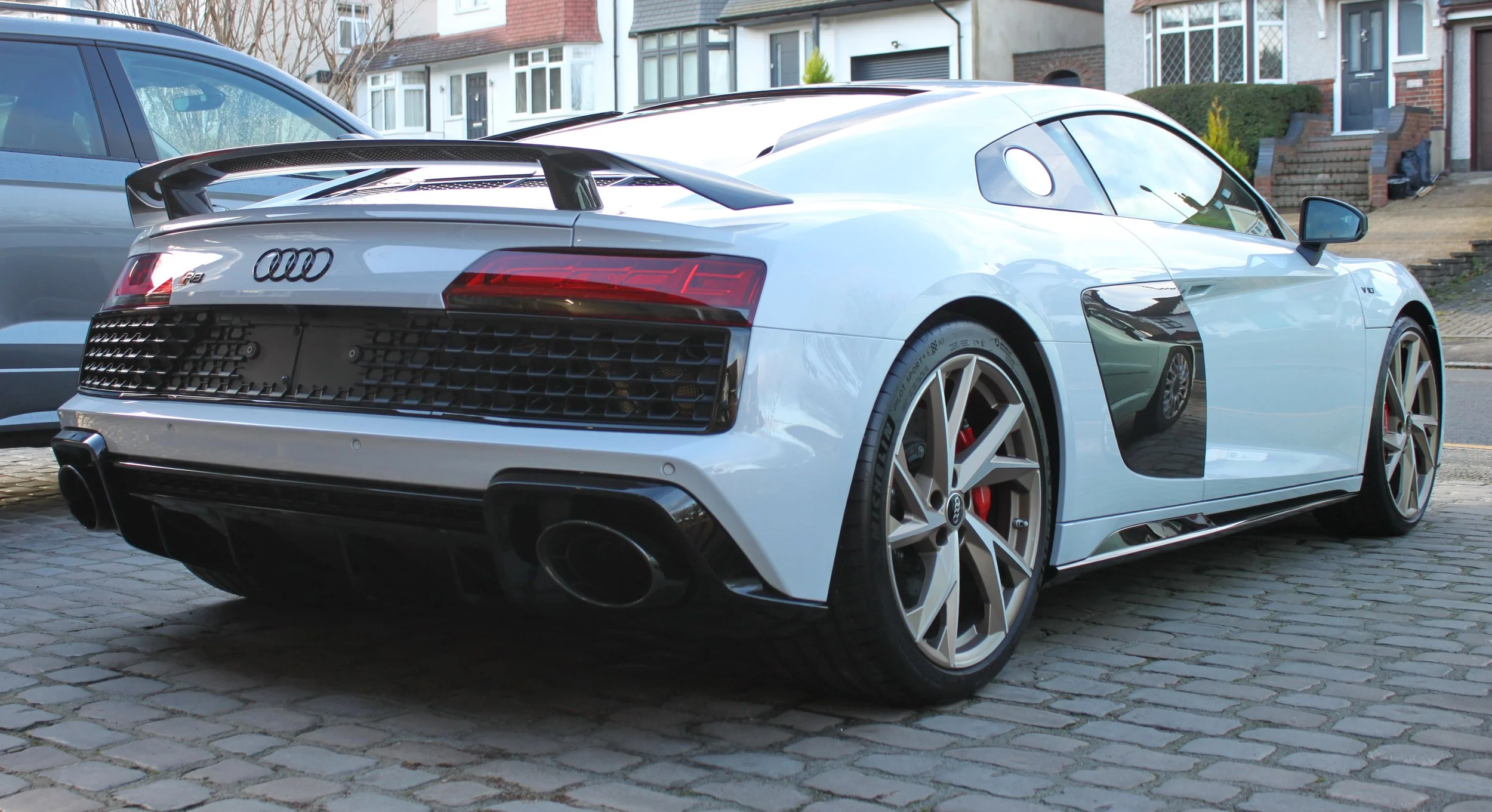 Audi R8 new car detail