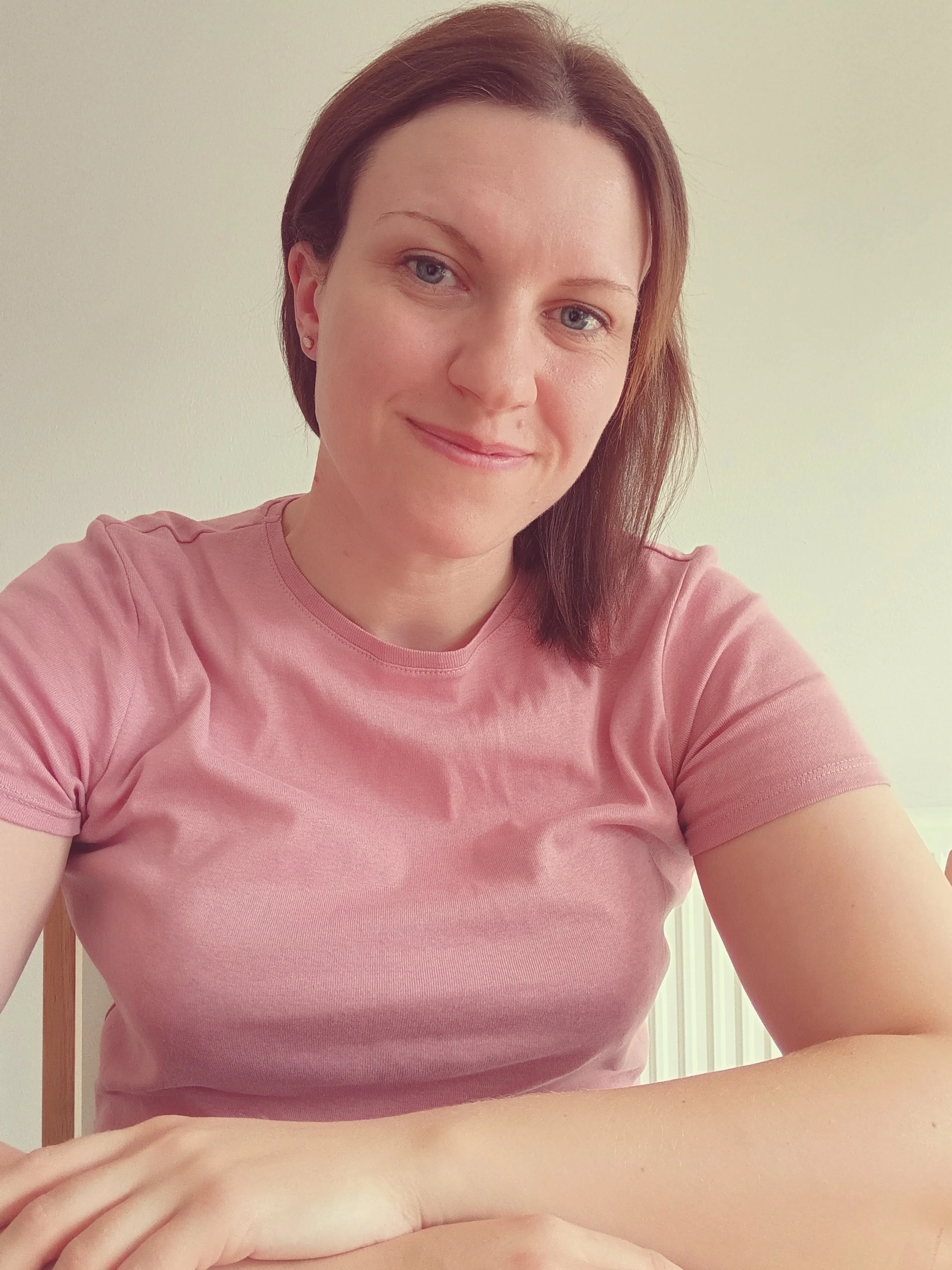 Sara Close, person-centred counsellor offering online and telephone sessions at Open Nest Counselling.