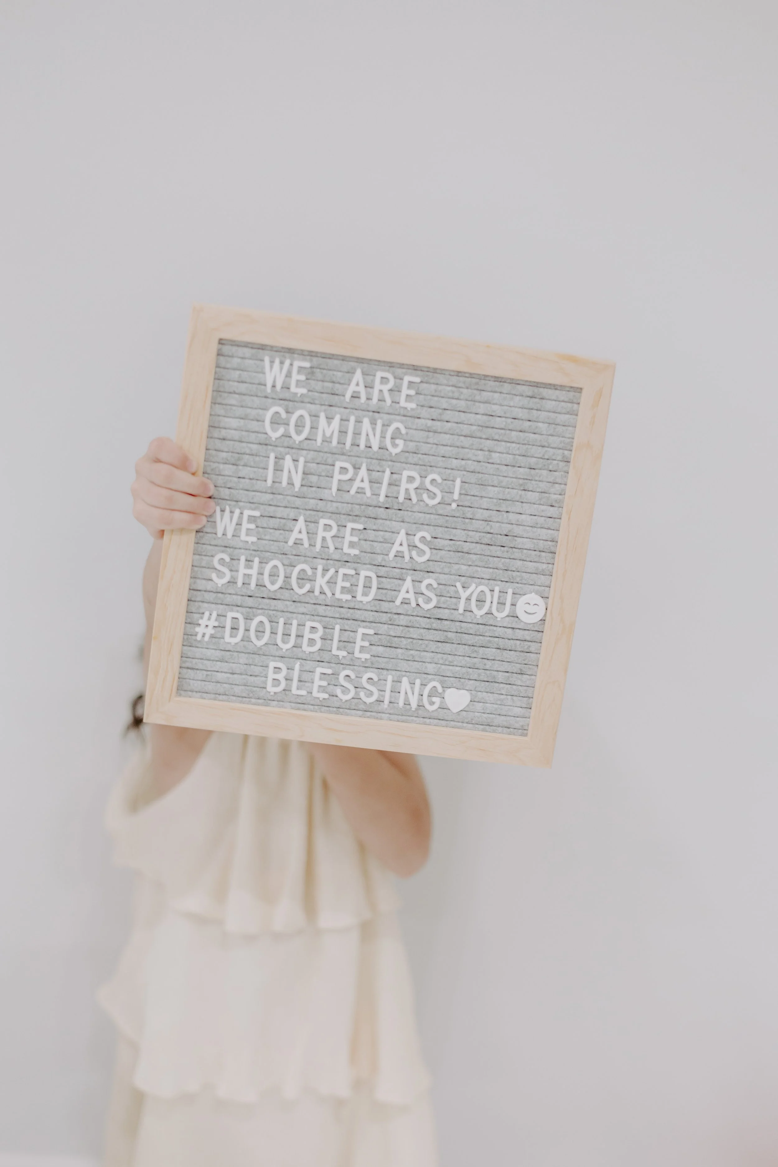 Double the Joy -Twin Maternity shoot-De Yee & Su Fen