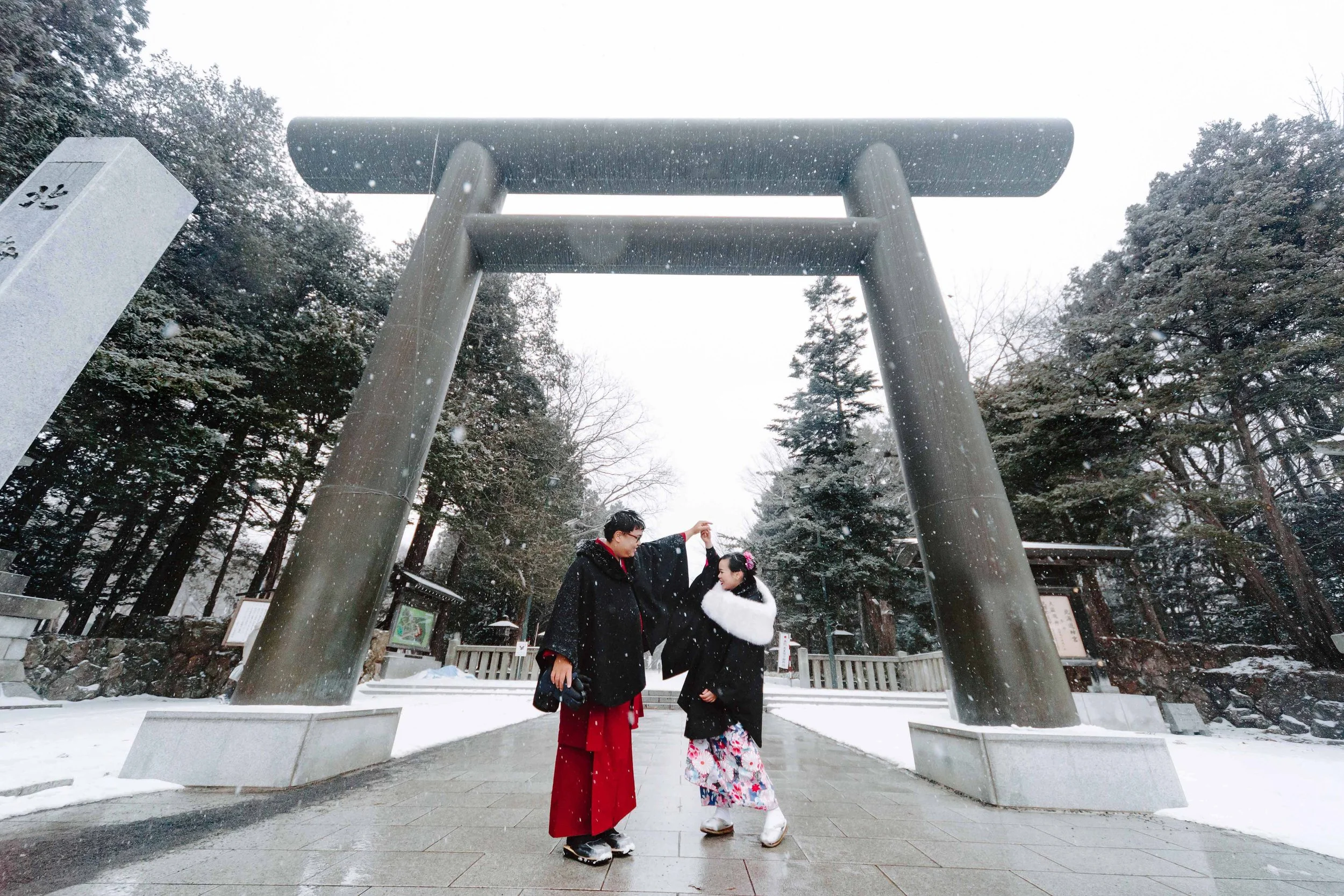 Hokkaido Pre Wedding photoshoot | Love and snowflakes.  Steven & Sandy romantic journey in Hokkaido.