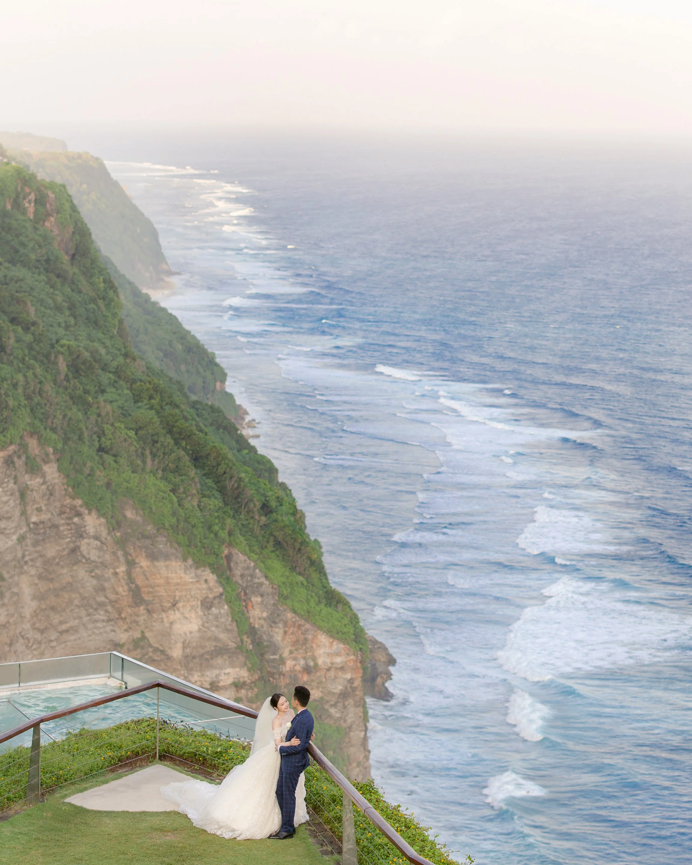 The Edge Bali Wedding|Somewhere above the sea, they promised forever ✨ Zhou Yi & Wang Fang