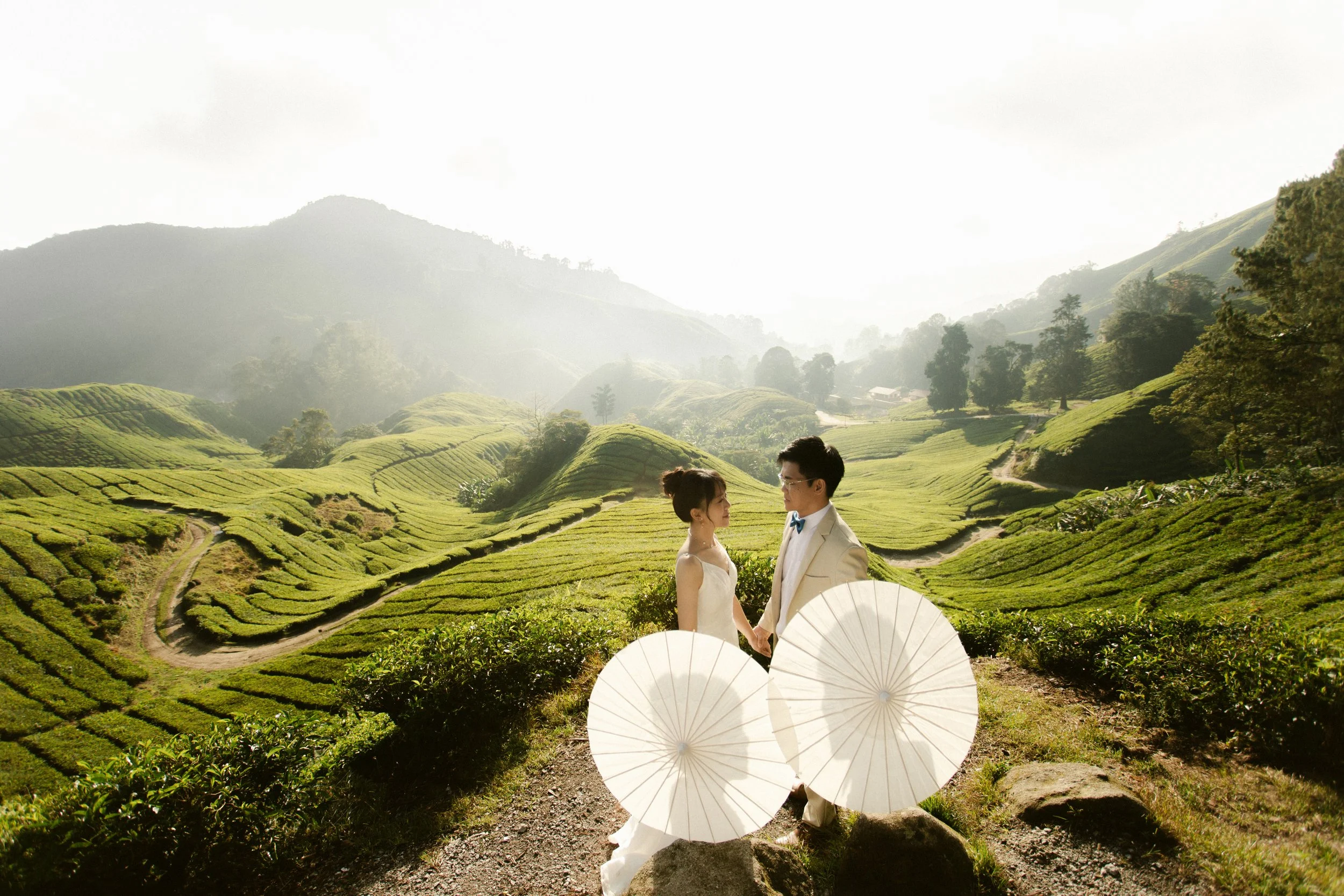 Sunrise in Cameron Highlands painted their pre-wedding with soft golden hues, creating a day full of warmth and happiness.