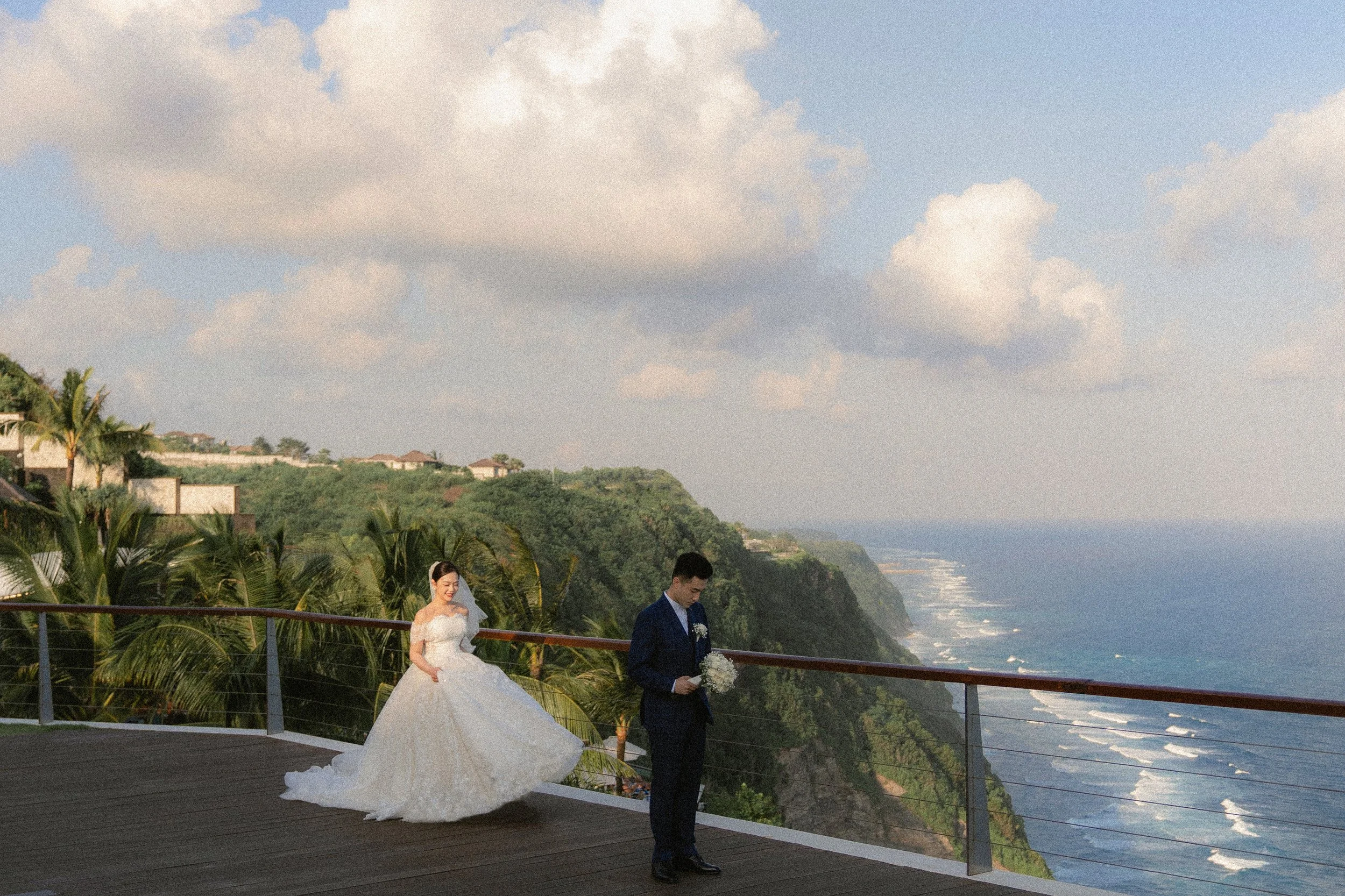 The Edge Bali Wedding|Somewhere above the sea, they promised forever ✨ Zhou Yi & Wang Fang