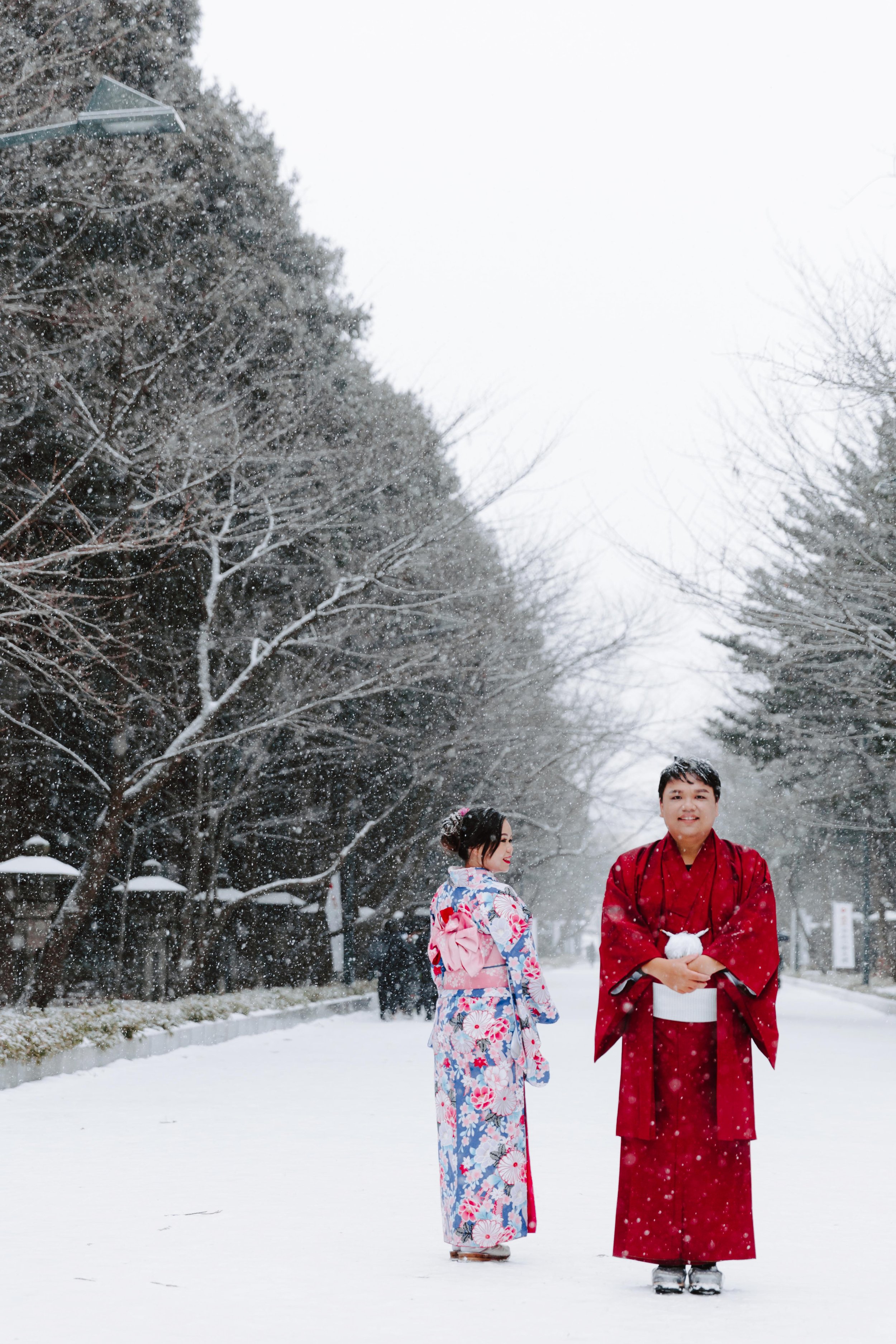 Hokkaido Pre Wedding photoshoot | Love and snowflakes.  Steven & Sandy romantic journey in Hokkaido.
