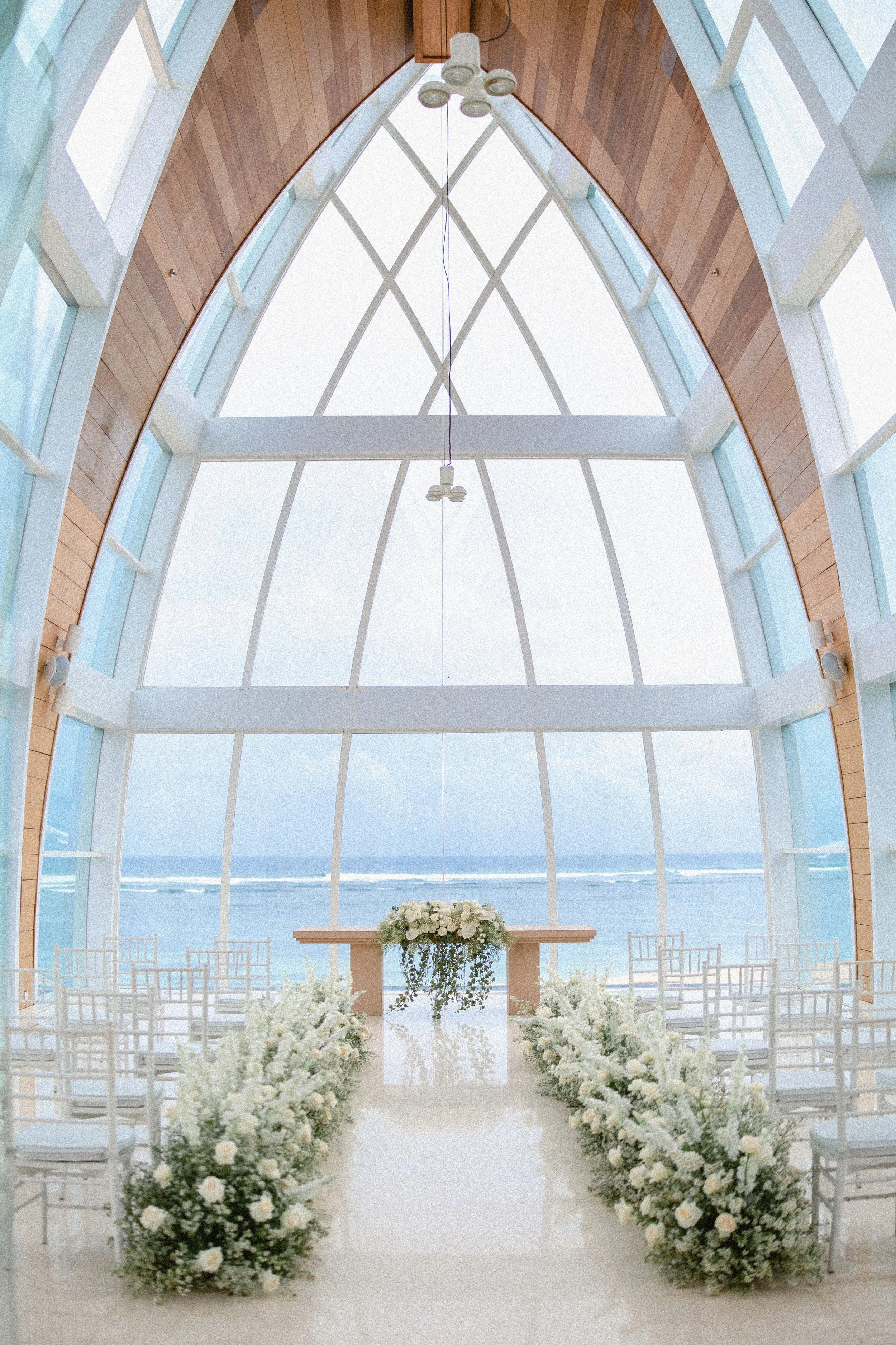 Cui Can & Xu Rui’s Intimate Wedding at Majestic Chapel, The Ritz-Carlton Bali