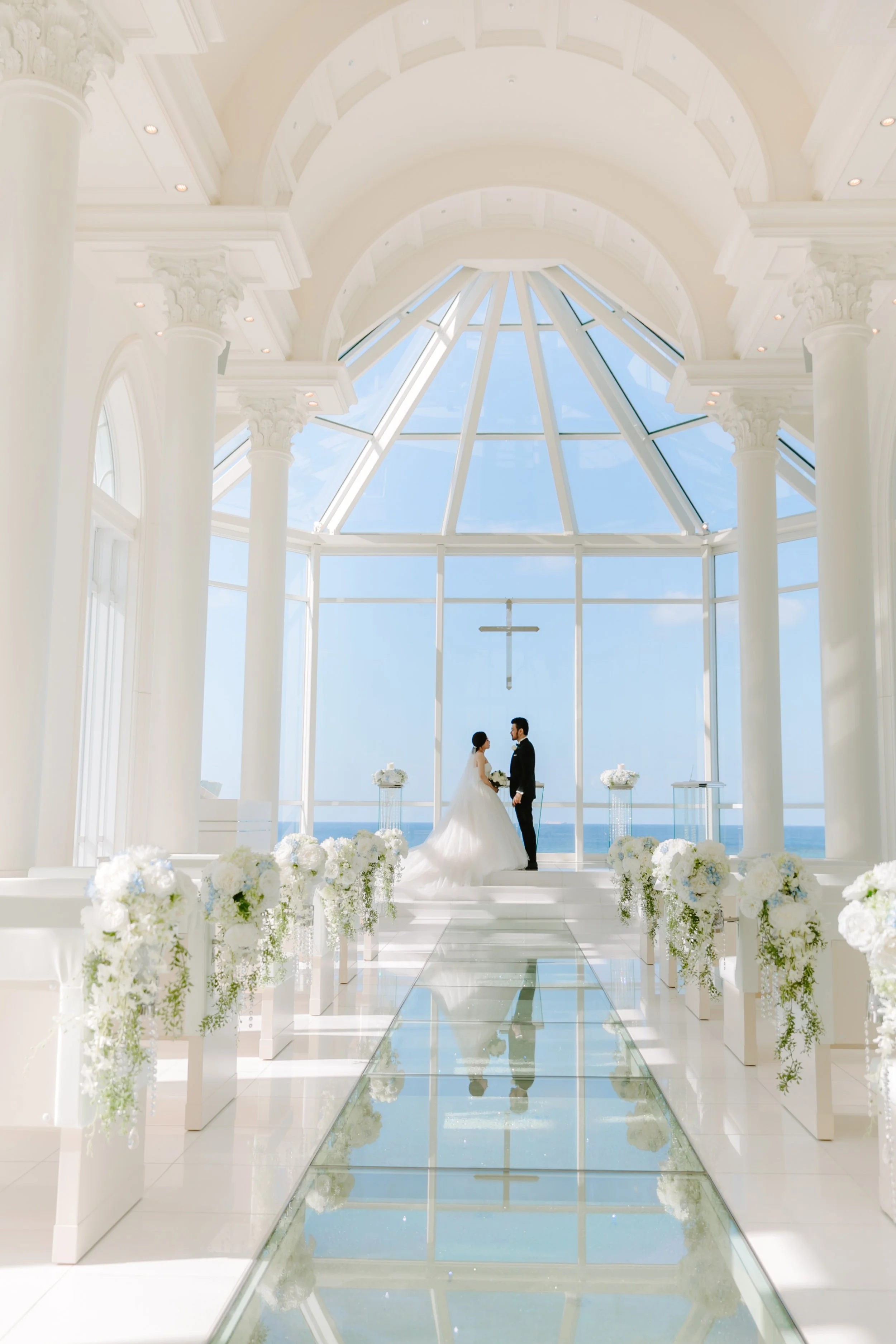 Josh & Chrisanne
A beautiful Okinawa wedding at Lazor Garden Alivila Chapel, where pristine white walls meet clear blue ocean views.