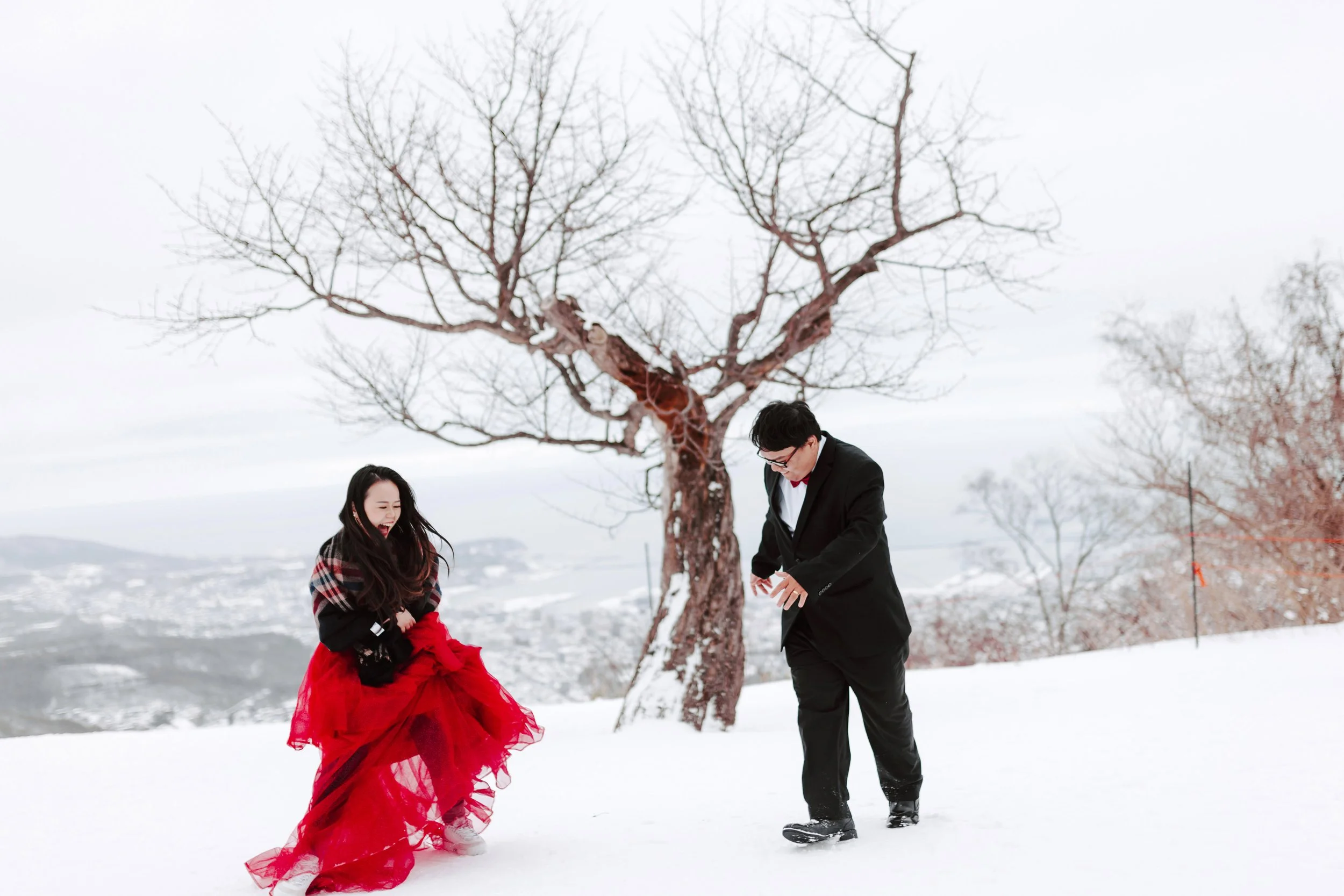 Love and snowflakes. 
Steven & Sandy romantic journey in Hokkaido.