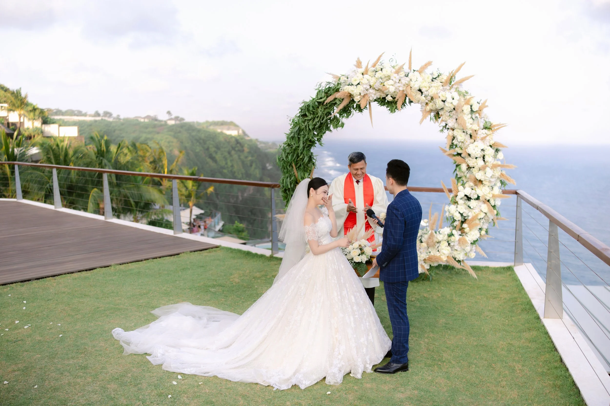 The Edge Bali Wedding|Somewhere above the sea, they promised forever ✨ Zhou Yi & Wang Fang