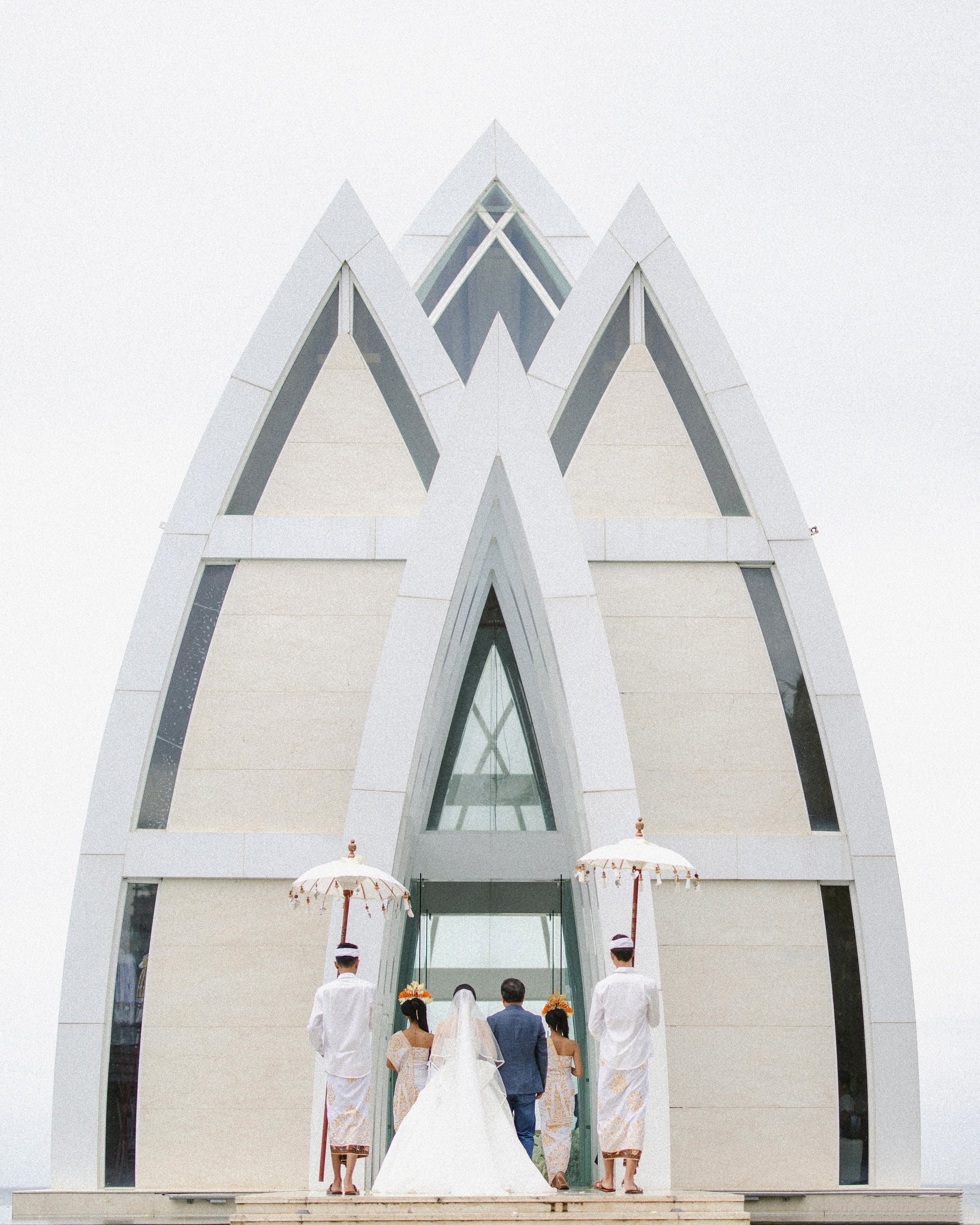 Cui Can & Xu Rui’s Intimate Wedding at Majestic Chapel, The Ritz-Carlton Bali