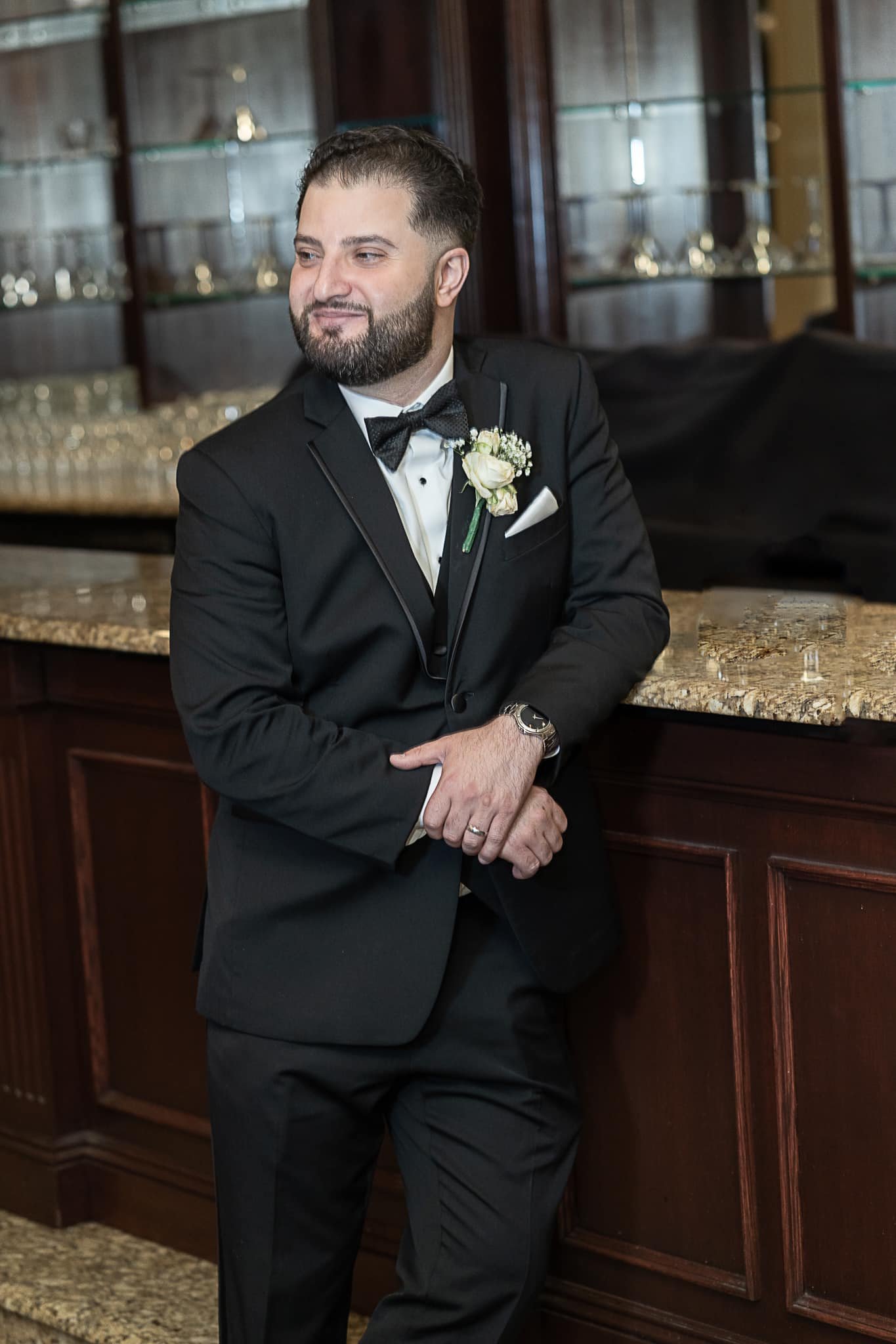 groomv.jpg