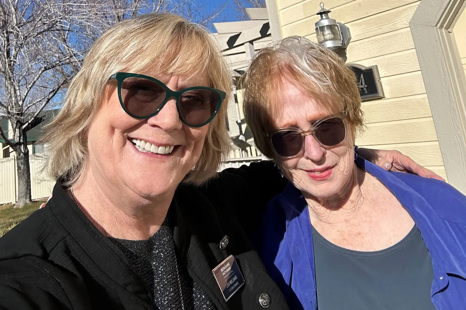 Senior couple smiling during a stress-free home move in Carson City Nevada with the help of Lisa Williams SRES realtor