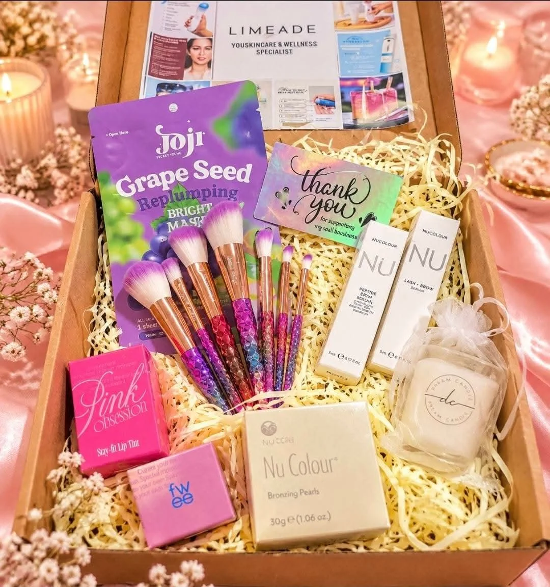 Ultimate Beauty & Makeup Gift Box - 250 AED