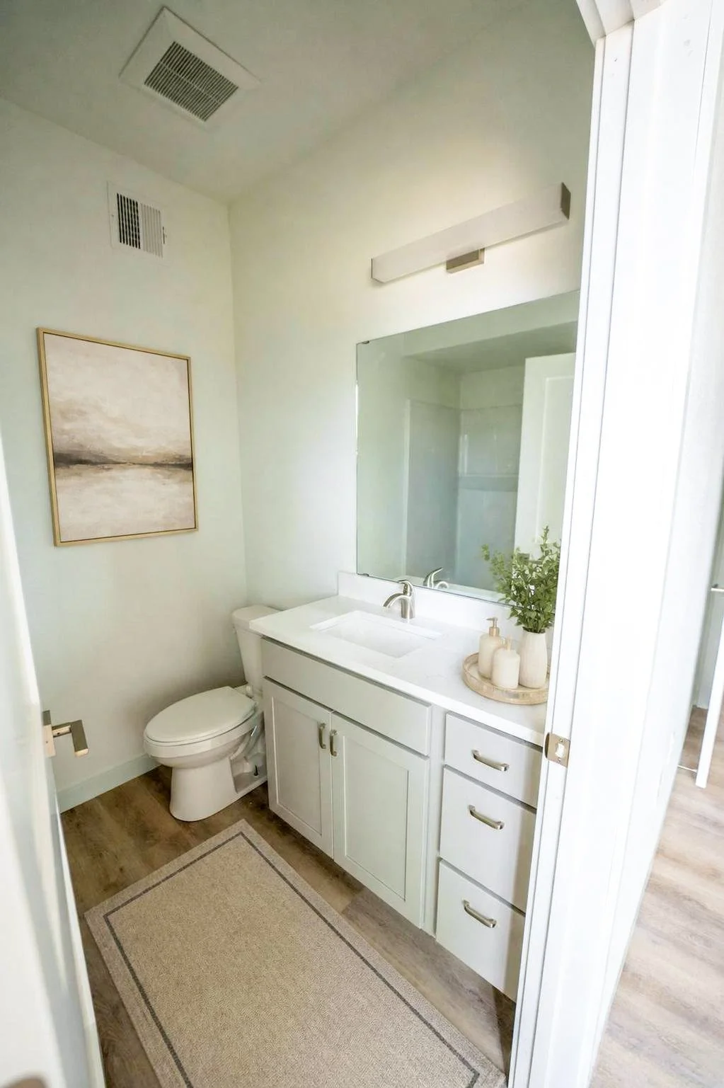 The_Hangar_2Bedroom-Bathroom3.jpg