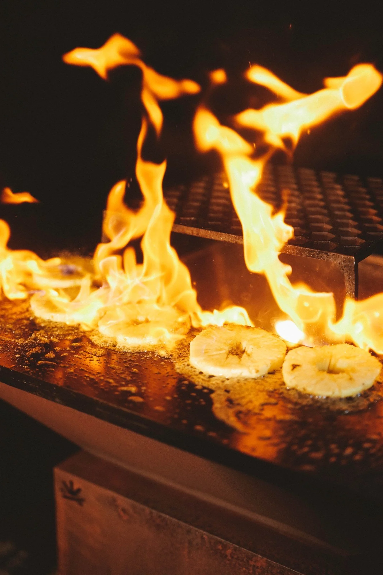 brasero-ananas-flambe.jpg