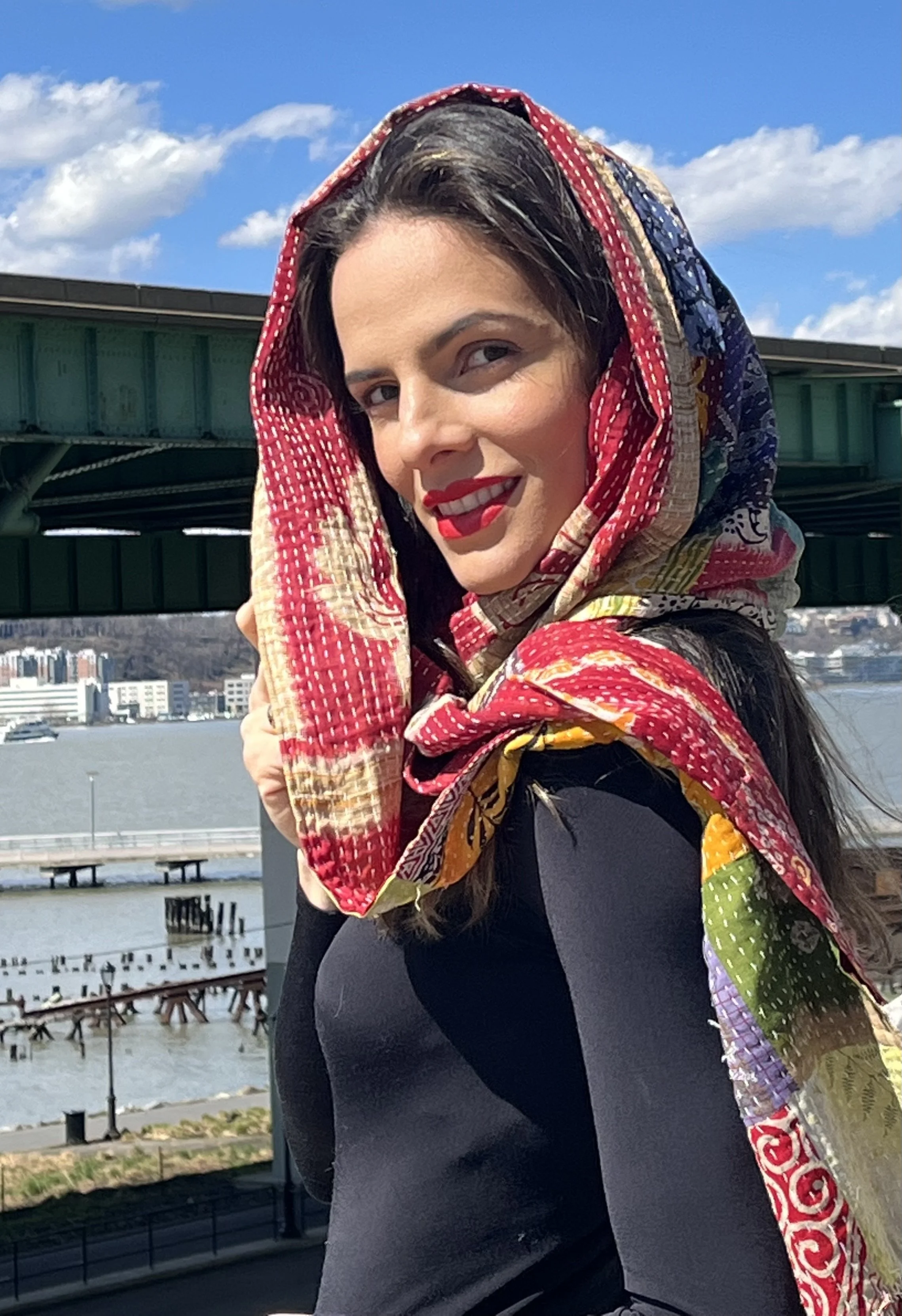 Thailis Wrapped in Colors 