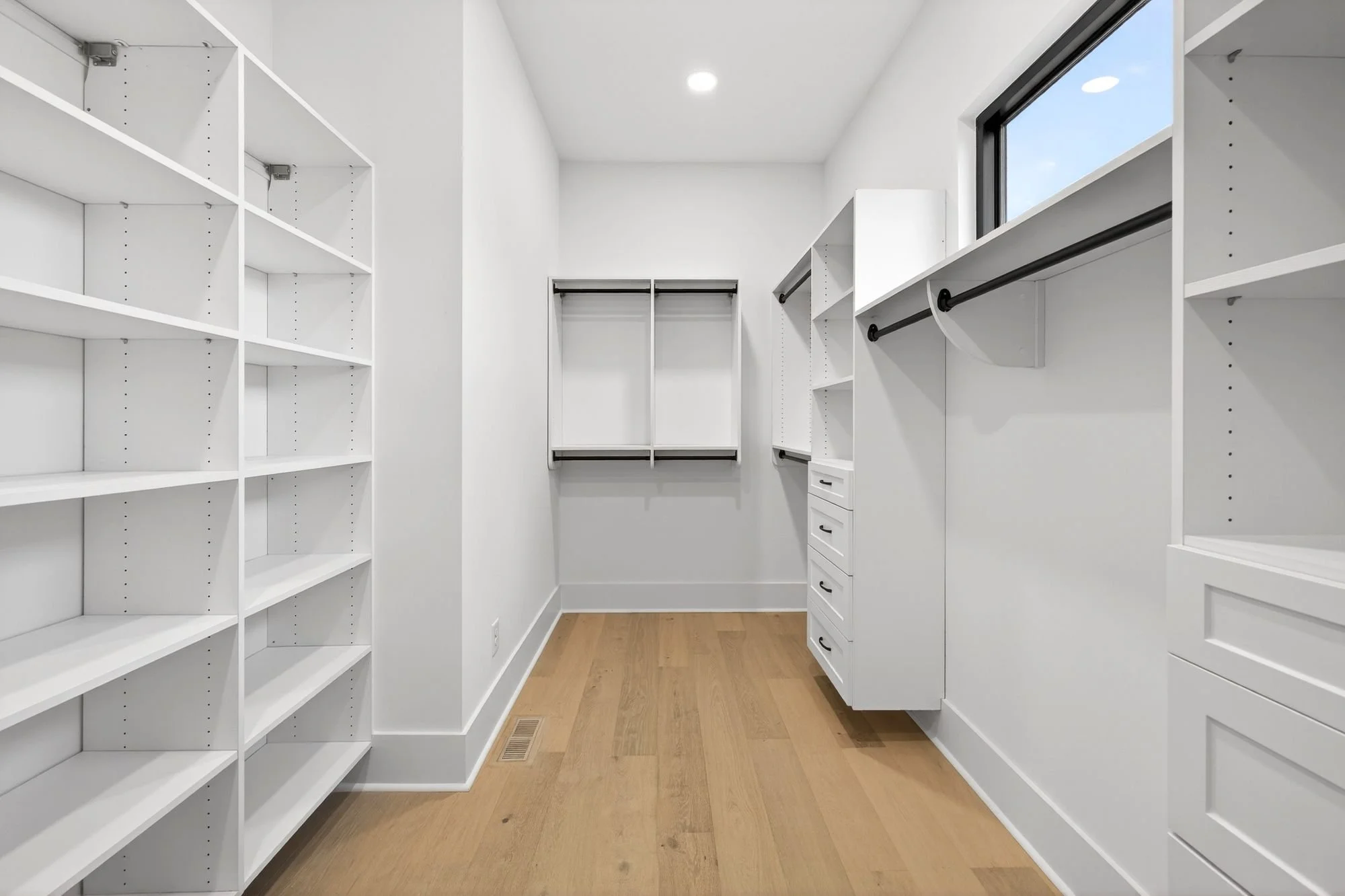 1209 Meadowood Ln, Charlotte-29.jpg