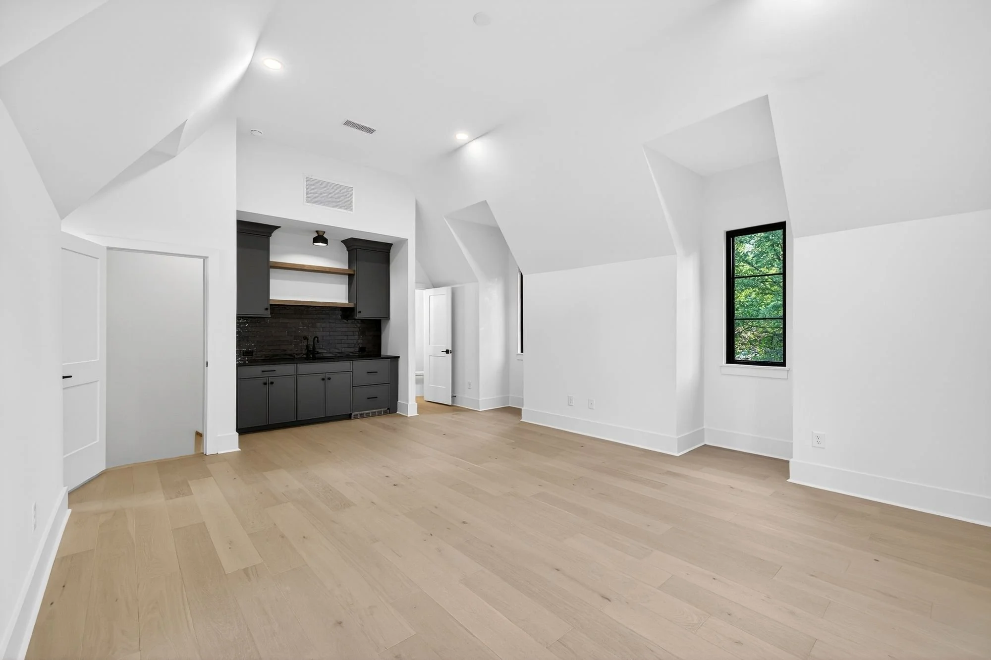 1209 Meadowood Ln, Charlotte-45.jpg