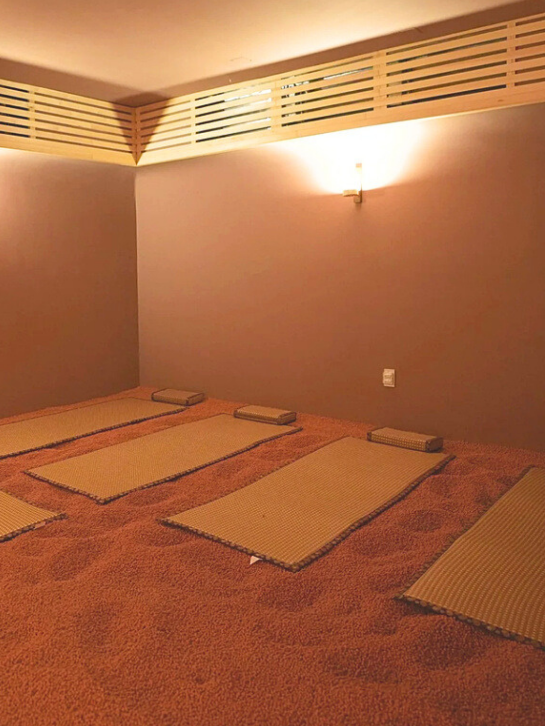 mineral clay sauna, mud sauna therapy, deep heat therapy, muscle stiffness relief, circulation support sauna, heat therapy for pain