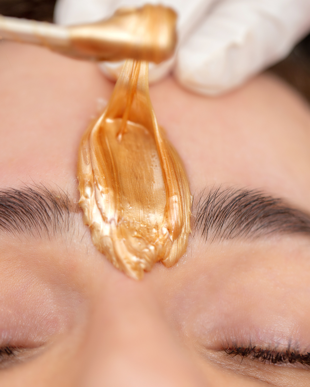 eyebrow wax, brow shaping service, eyebrow grooming, professional brow waxing, facial hair removal service