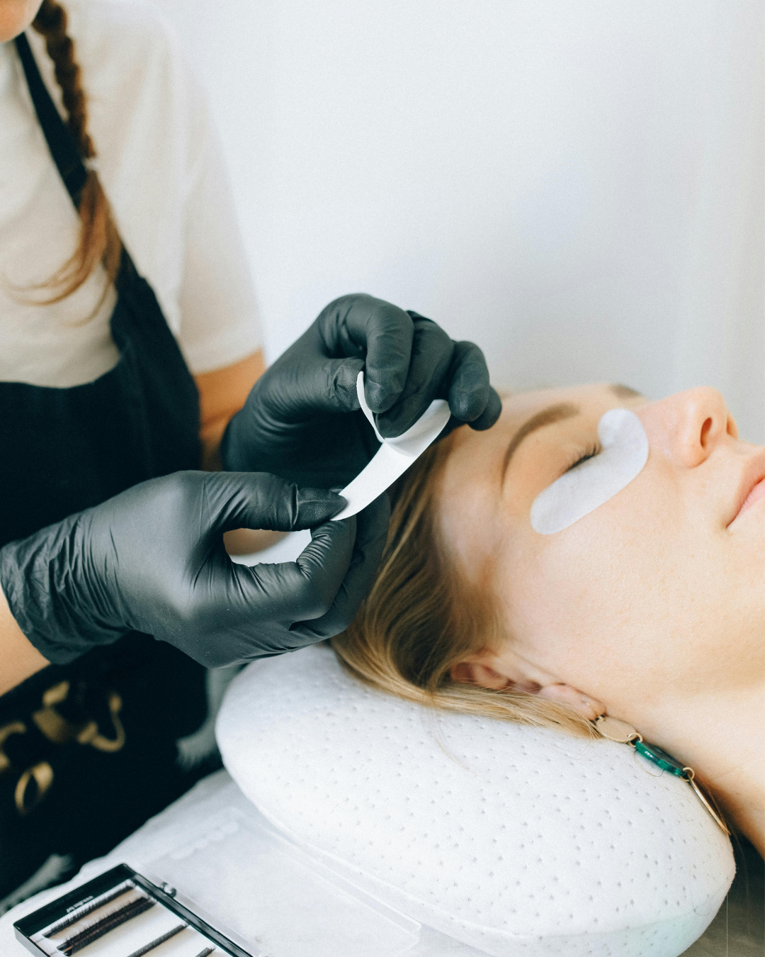 lash lift and tint, eyelash lifting treatment, eyelash tint service, natural lash enhancement, professional lash treatment