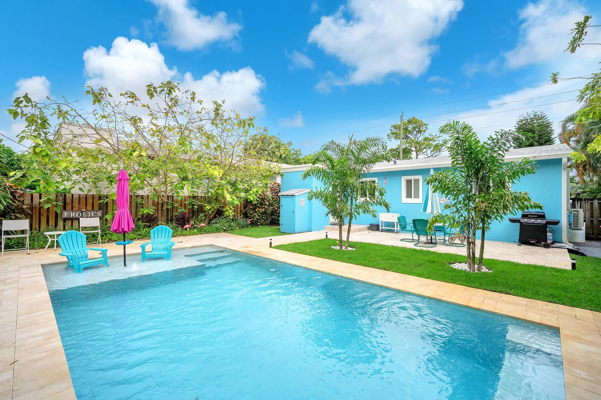 Wilton Manors mid century airbnb pool home